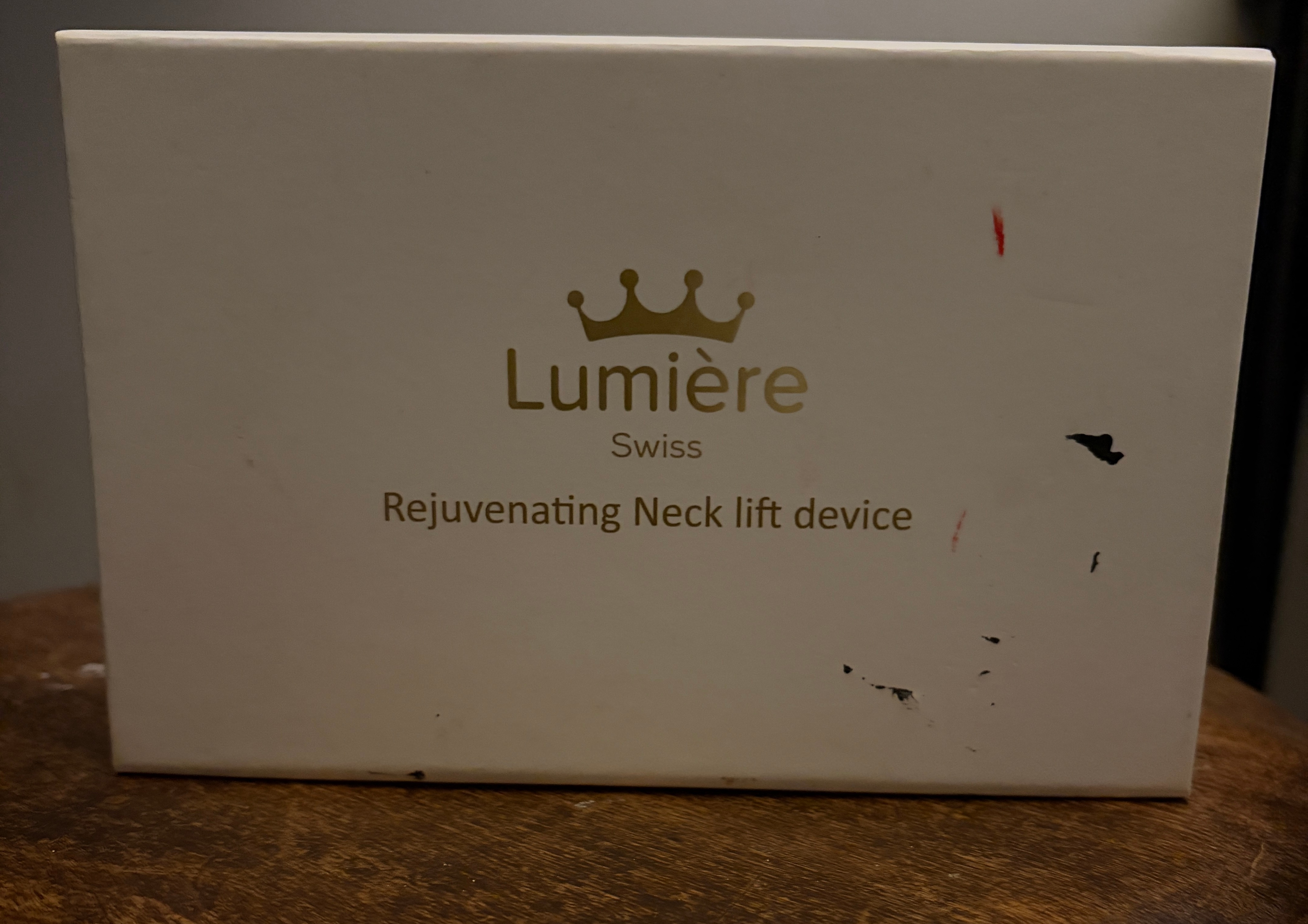 Lumiere Swiss Rejuvenating Neck Lift Device - photo 3