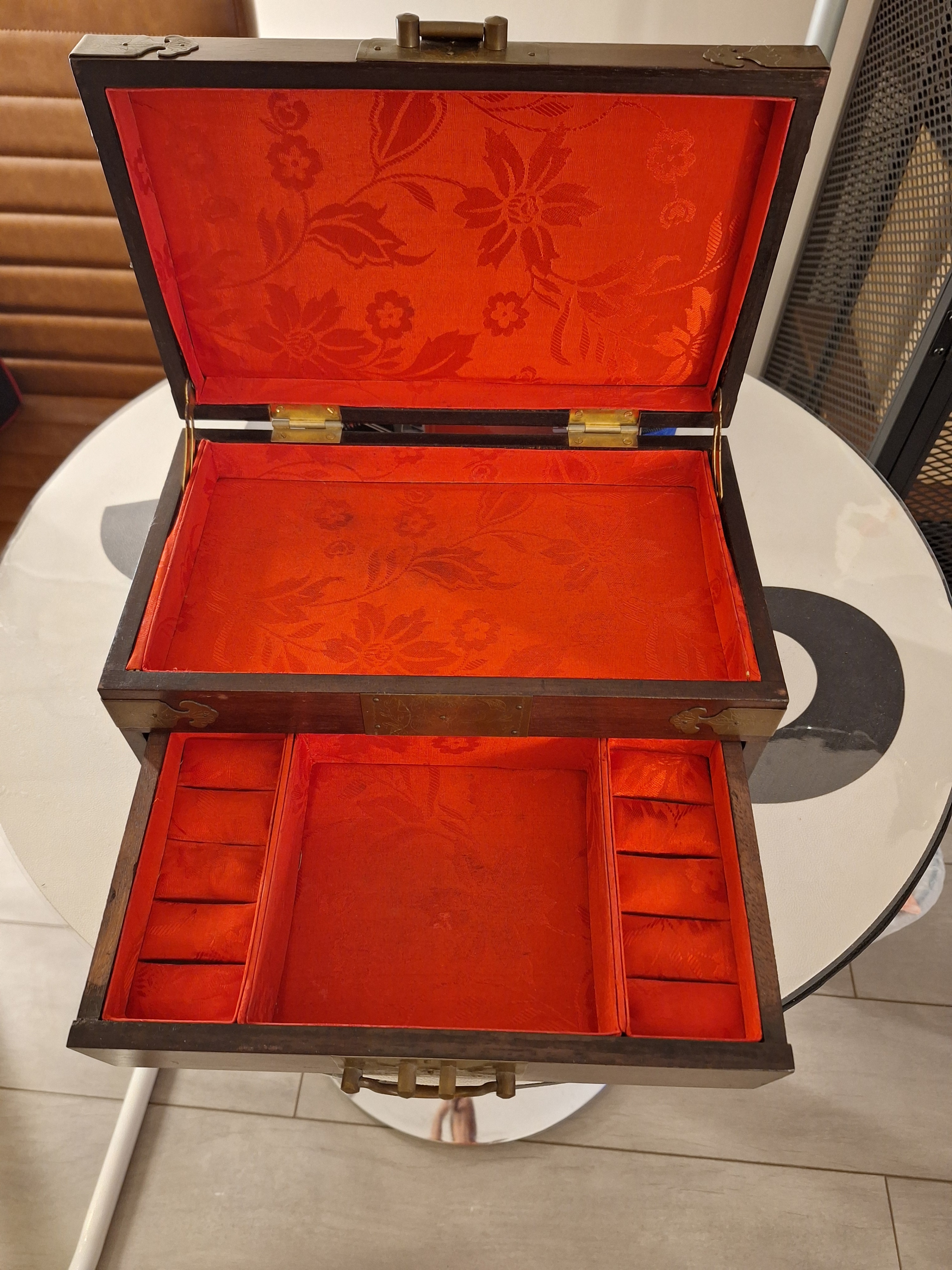 Vintage Chinese Rosewood Hongmu Jewelry Dresser Box - photo 3