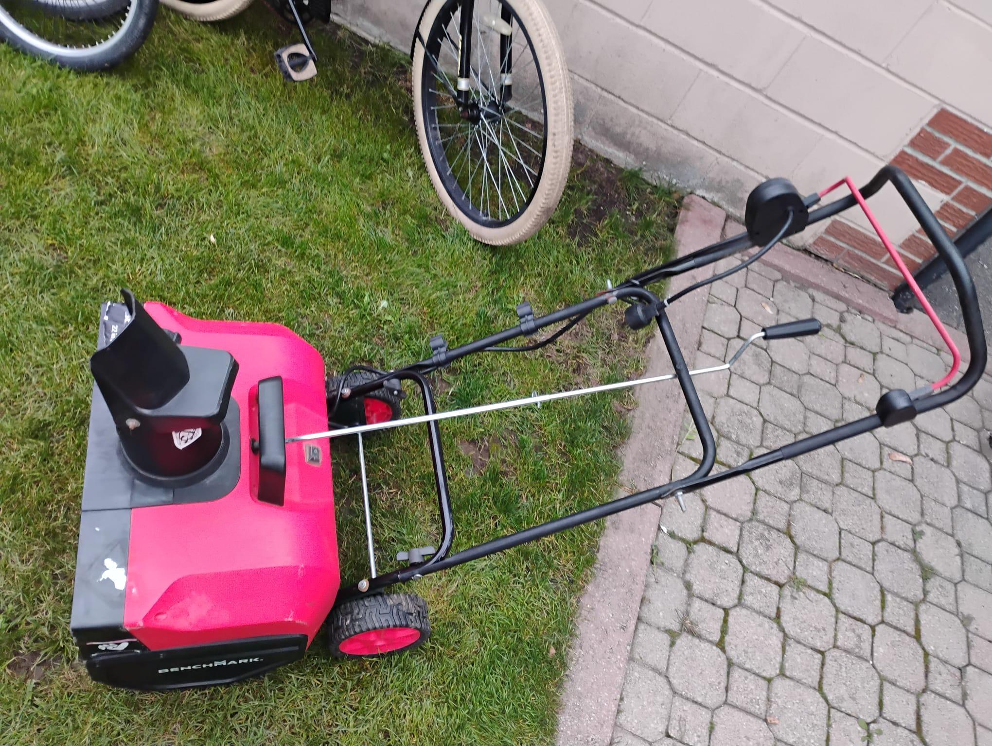 BENCHMARK 22" Electric Snow Blower - photo 4