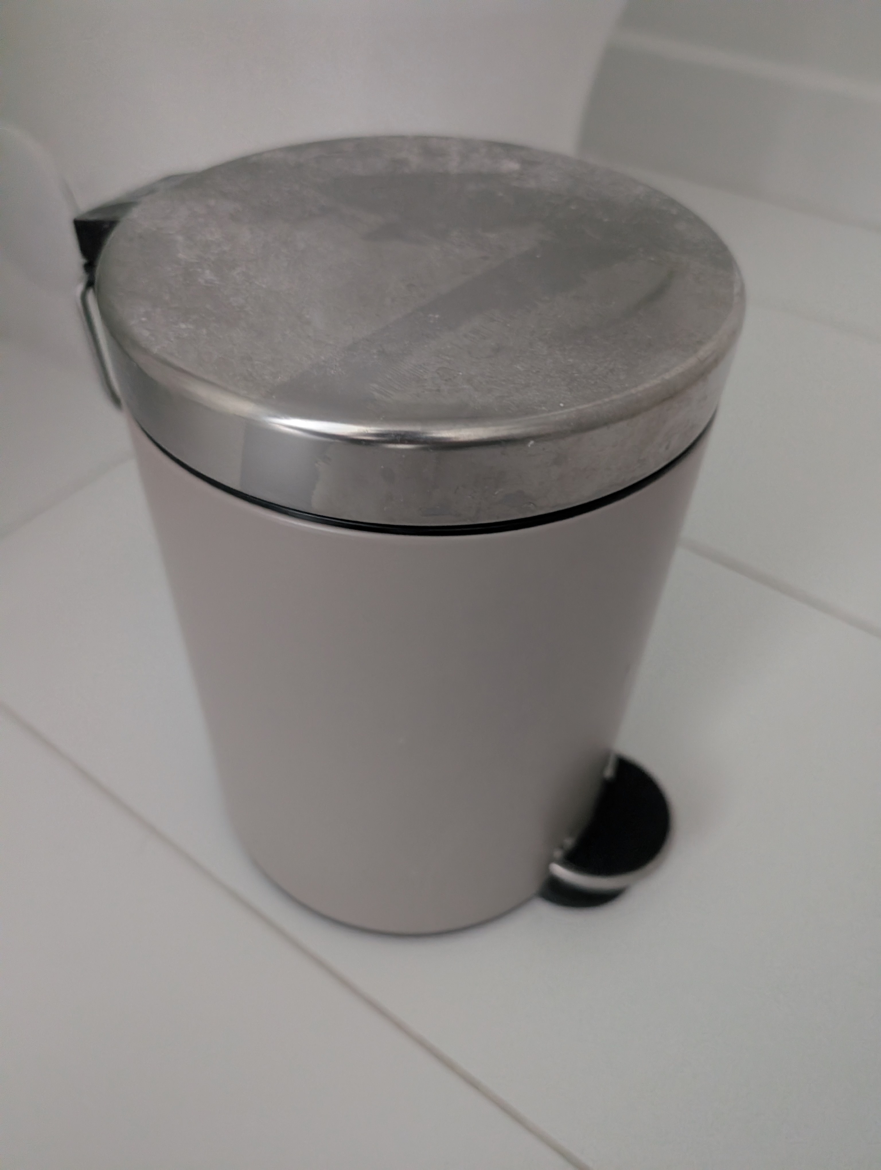 Small Pedal Bin – Moving Sale