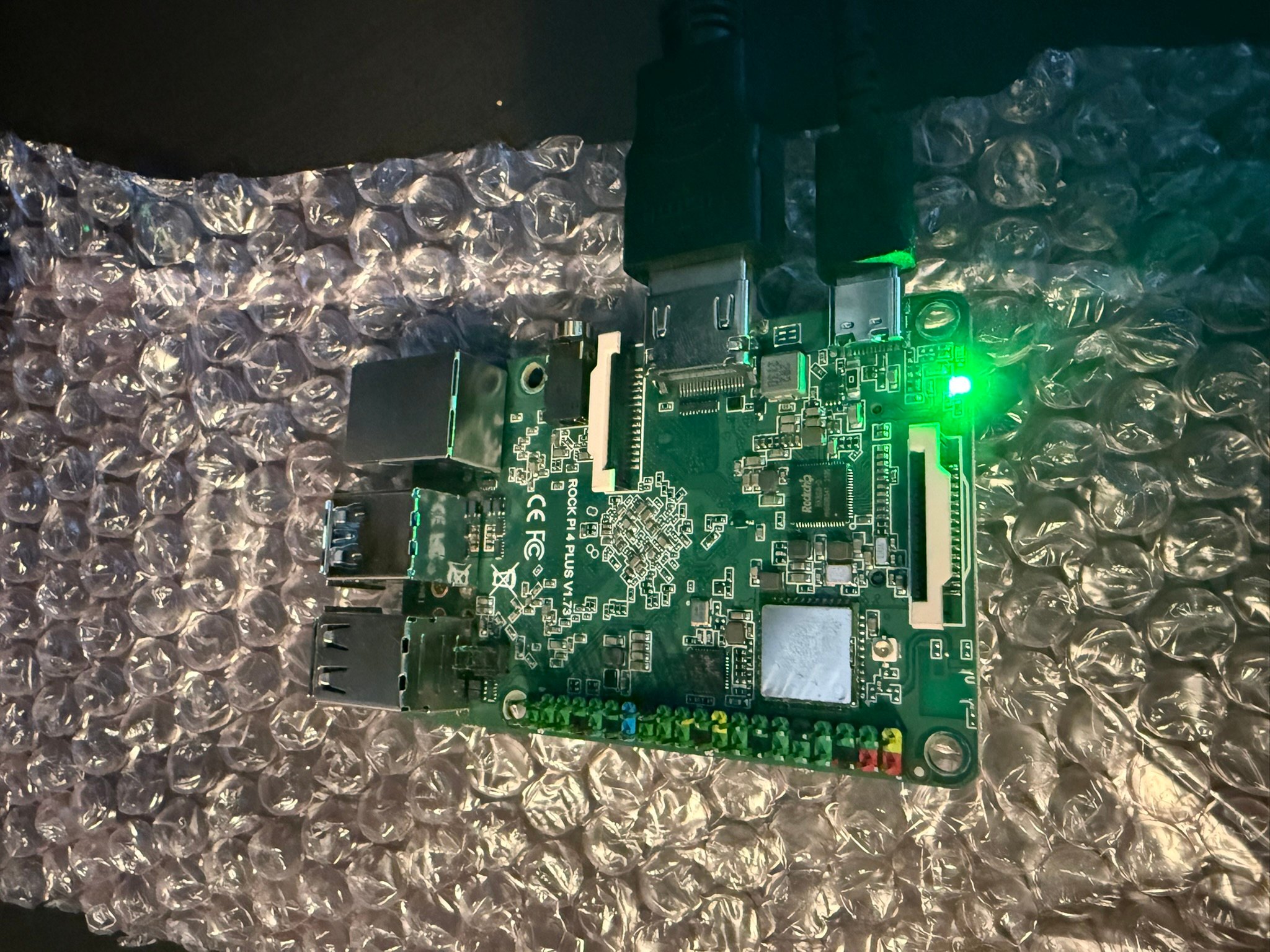Radxa Rock Pi 4B Plus (2GB / 32GB eMMC) - photo 5