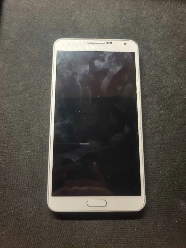 White Samsung Galaxy Note 3