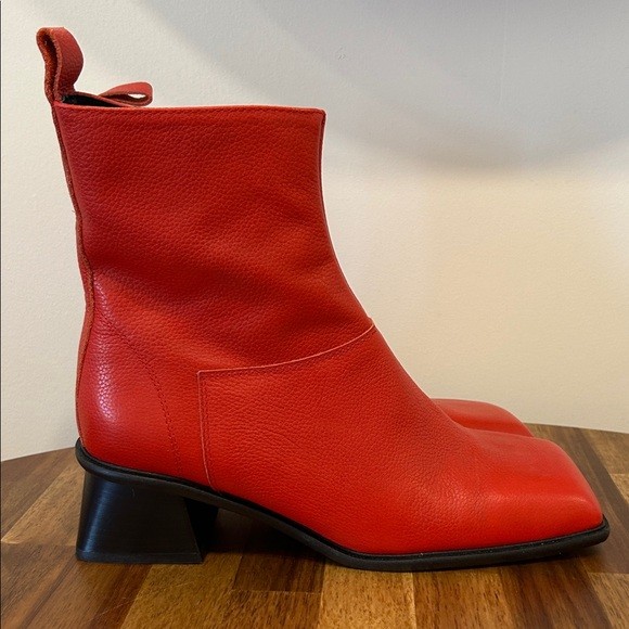 L’intervalle Red Leather Zip Up Heeled Boot LIKE NEW