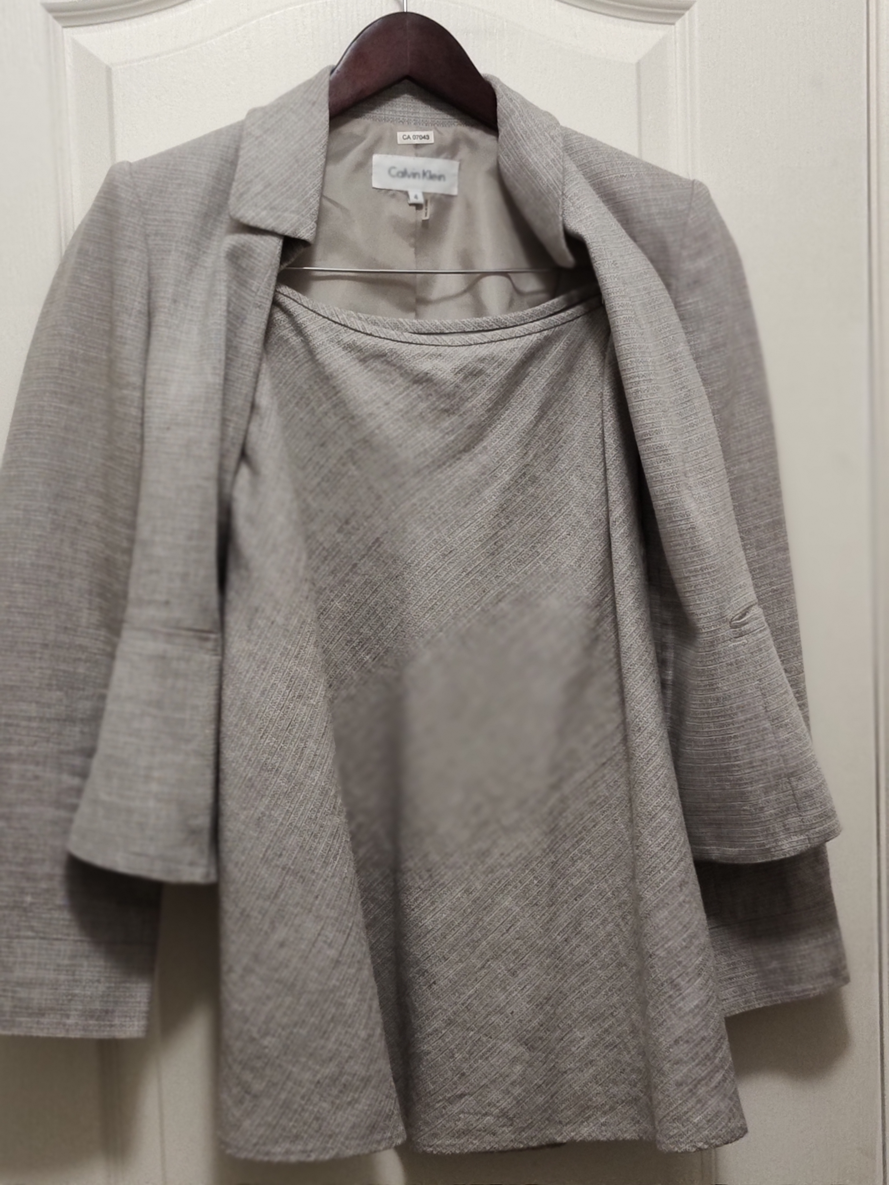 Women's Calvin Klein Light grey suit - photo 2
