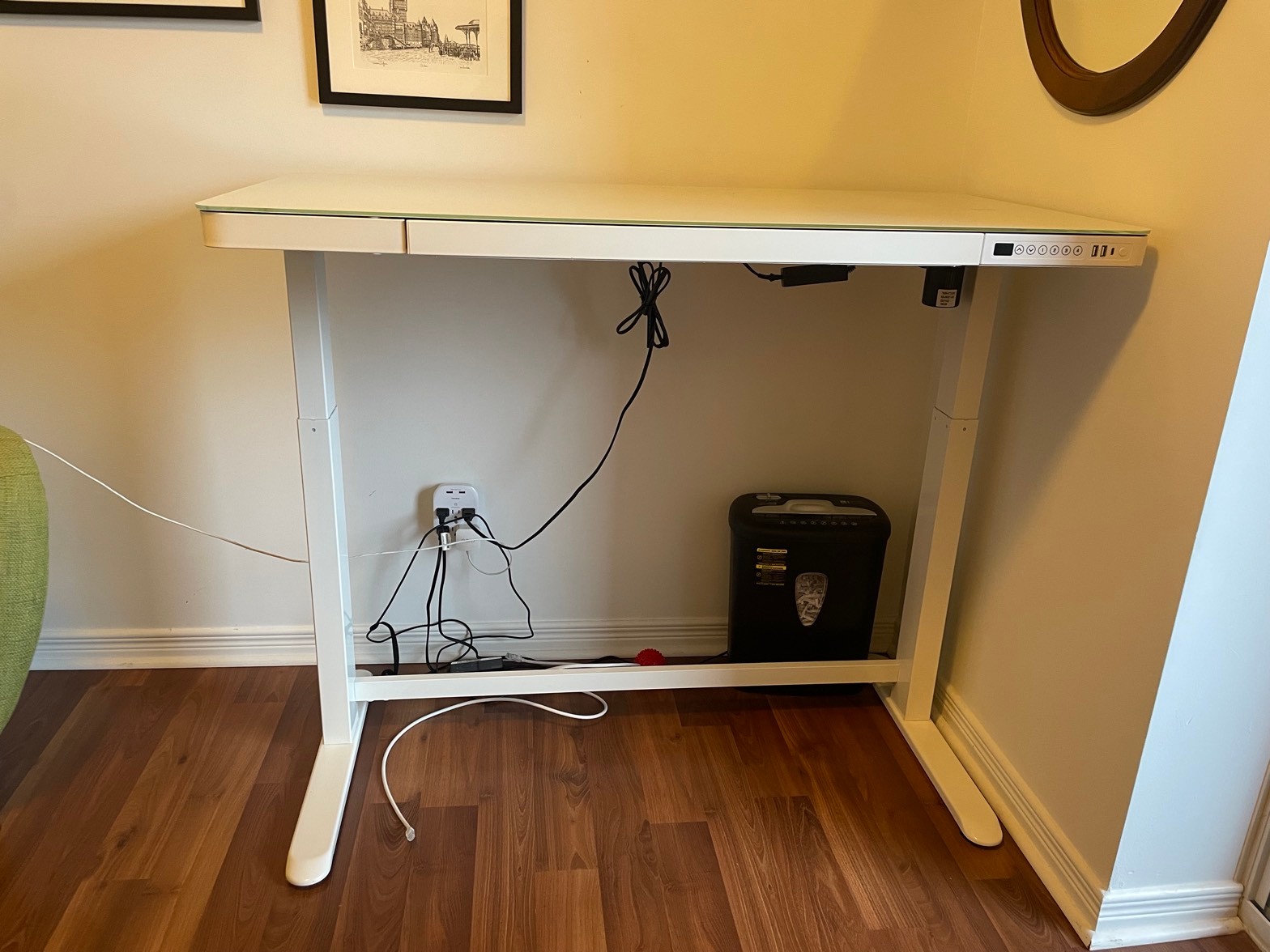Smart Desk electric standing desk, glass top