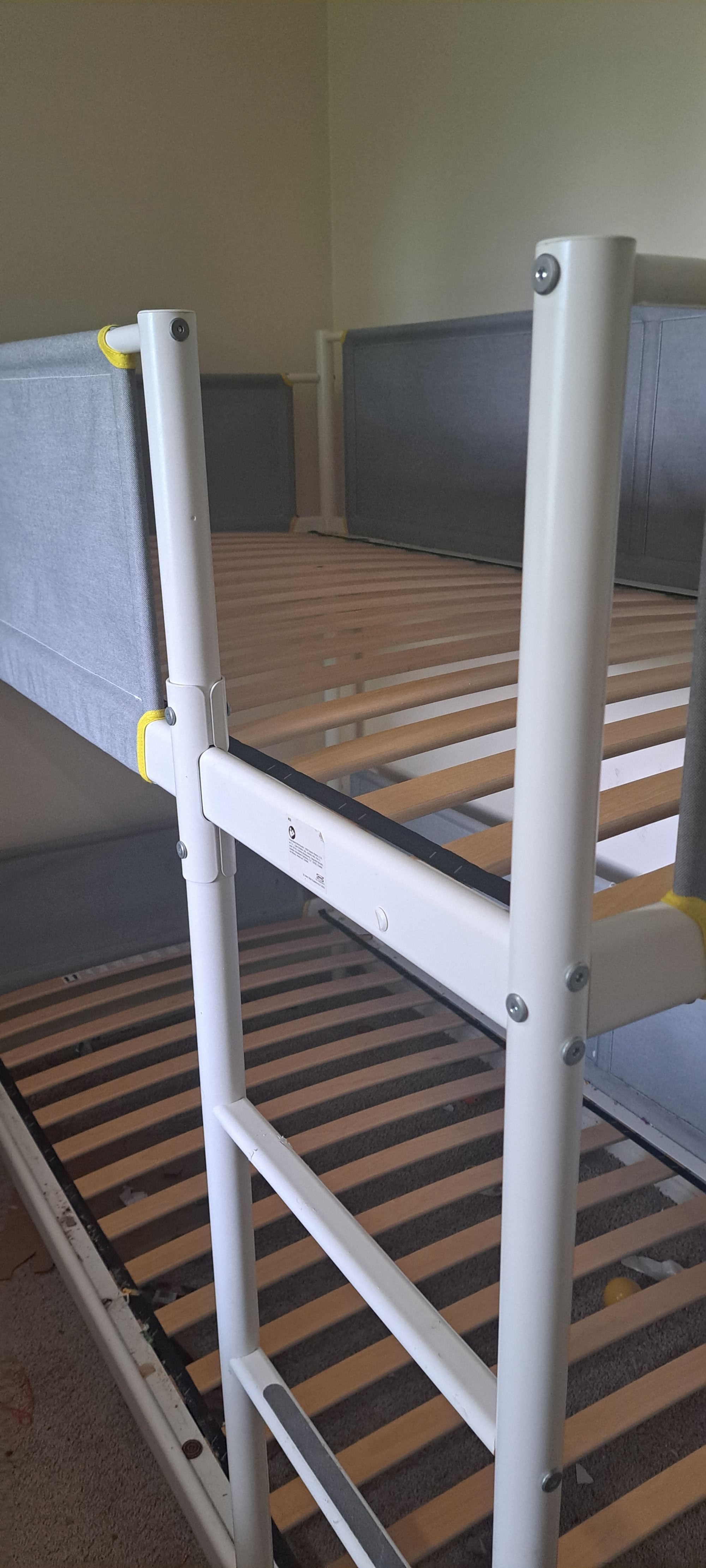 Bunk bed