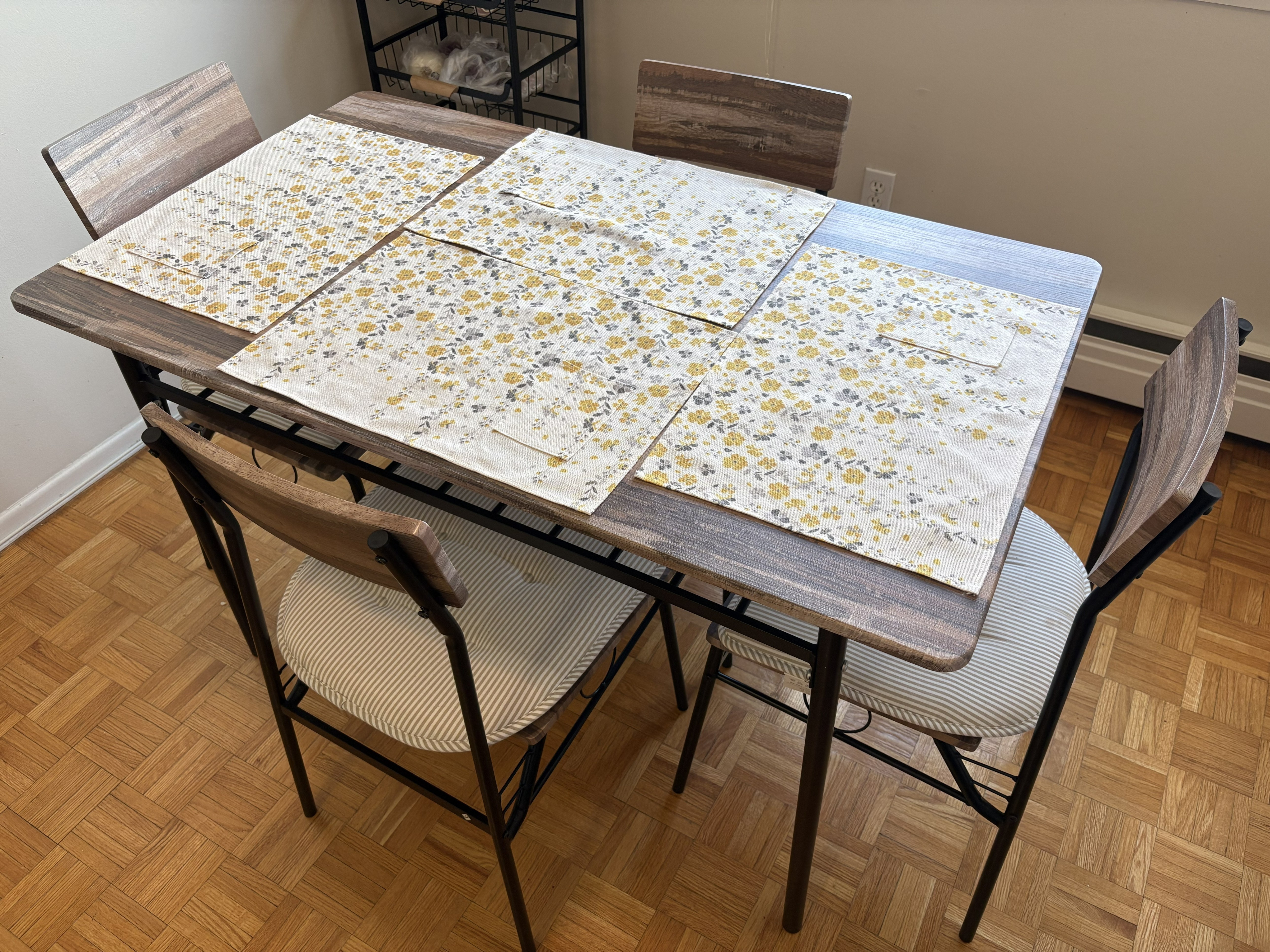 Dining Table Set with 4 Chairs + Cushions - photo 2