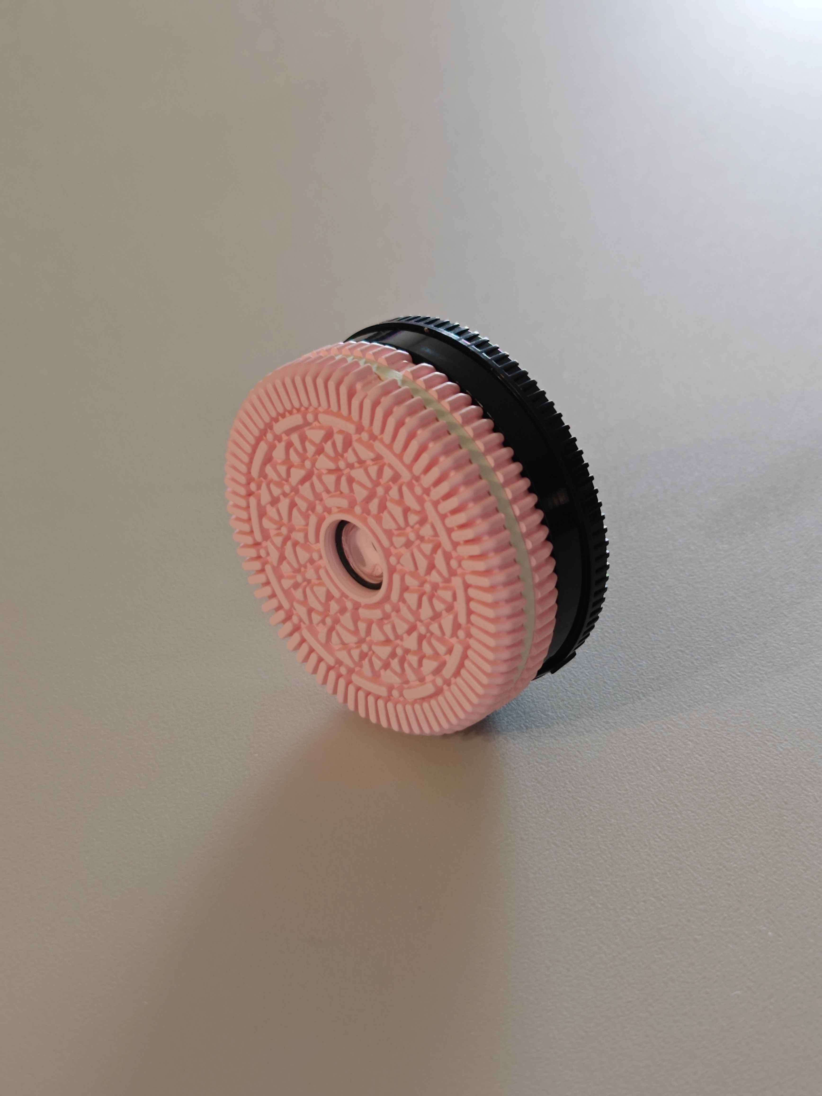 Pink Oreo Lens | Pancake Style Lens - 32mm f10 Focus Free (Sony)