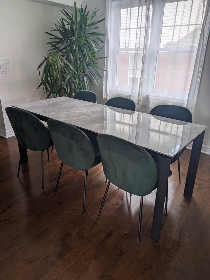 Extendable Dining Table from Structube - photo 3