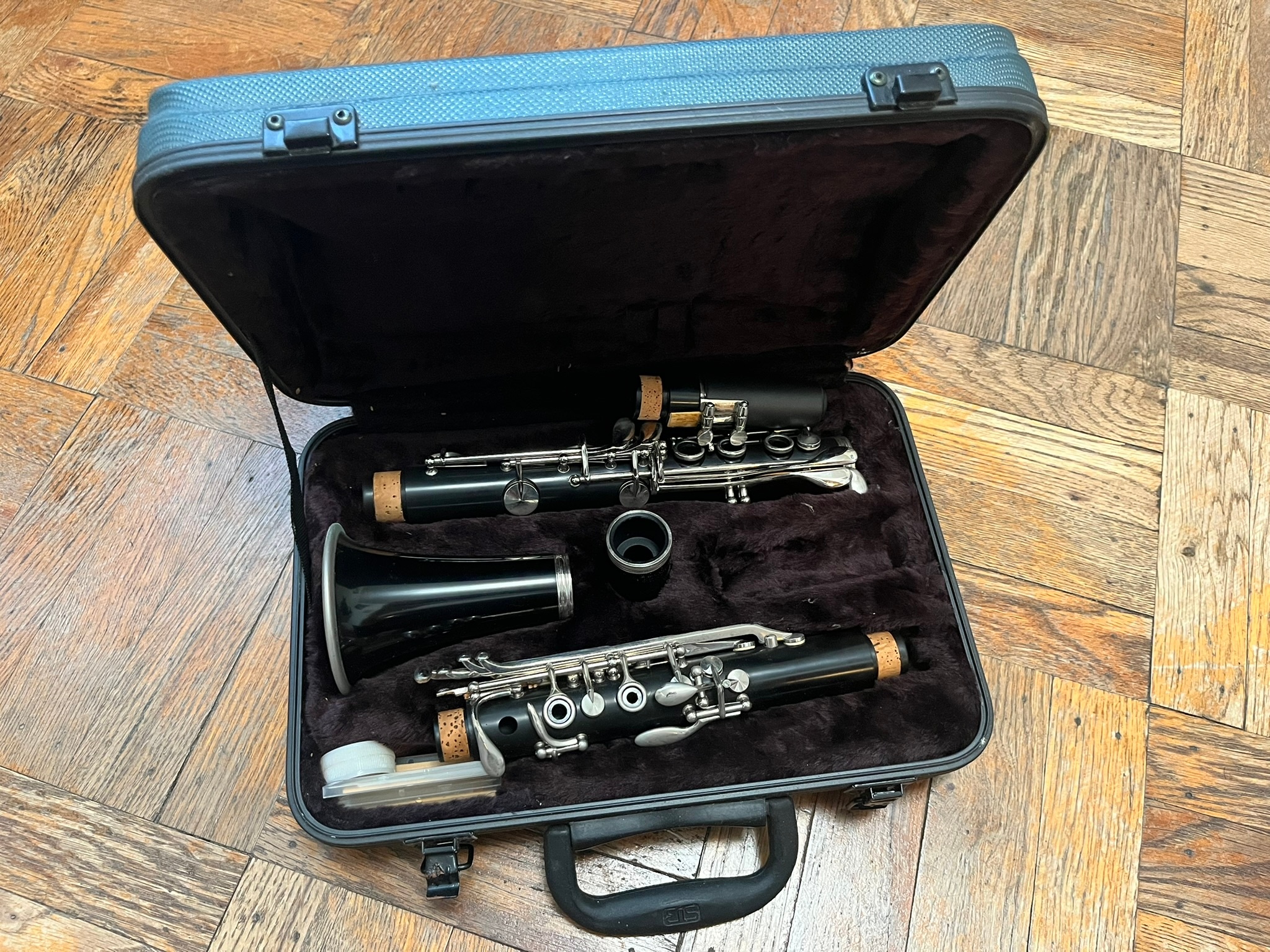 Clarinet (with Case)