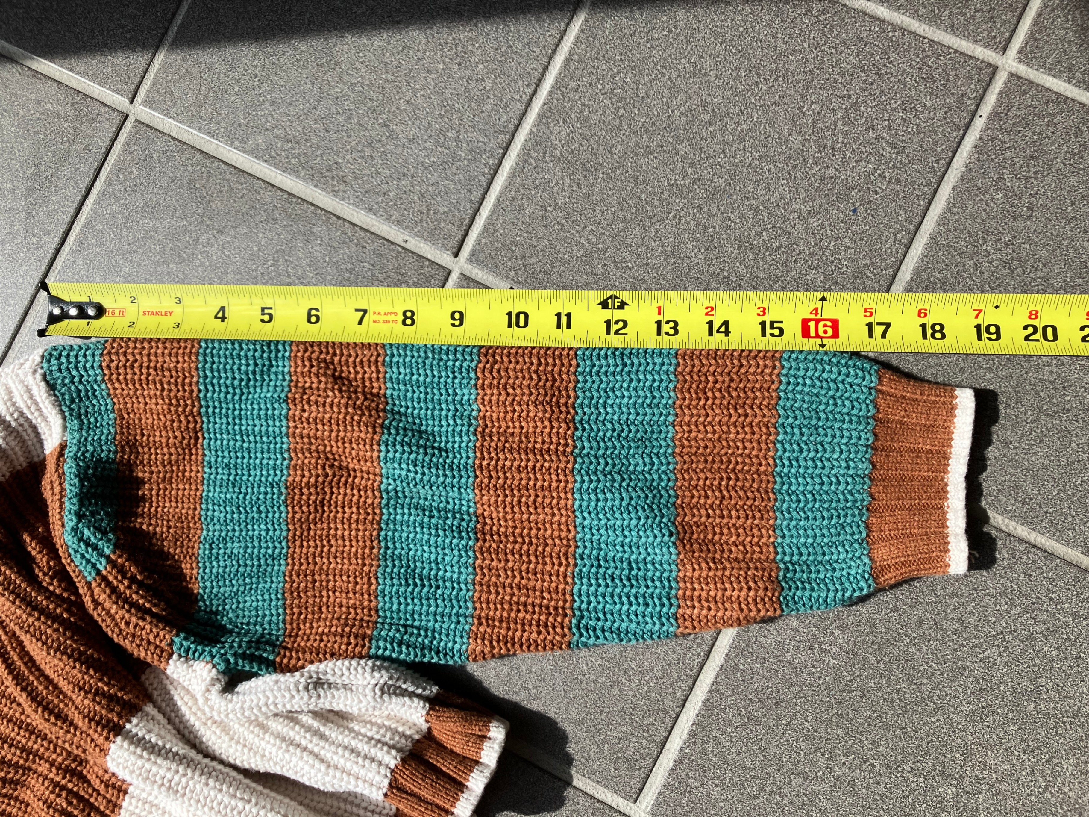 Sm & Med Woman Sweaters - photo 4