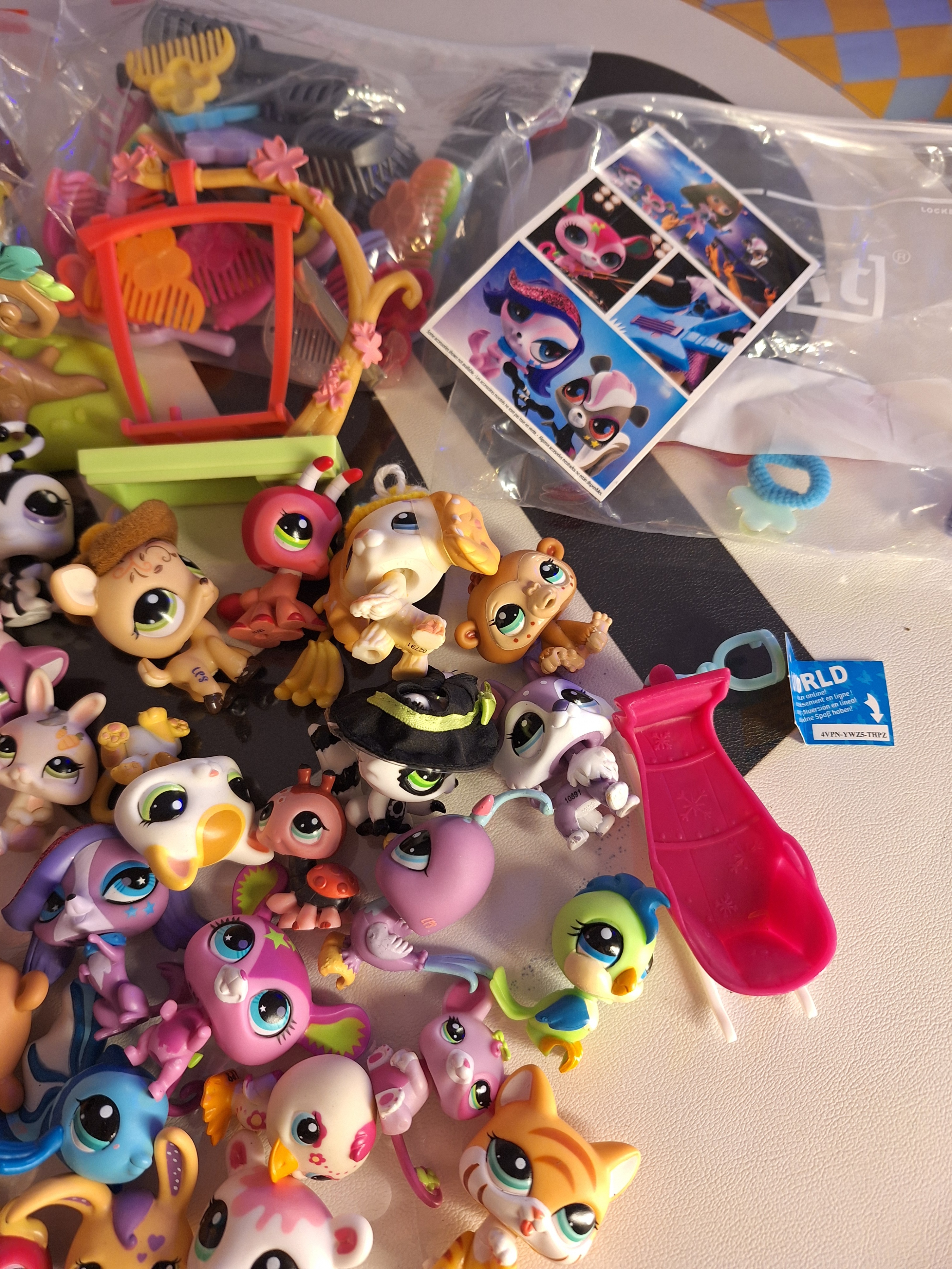 Littlest Pet Shop figures - photo 4