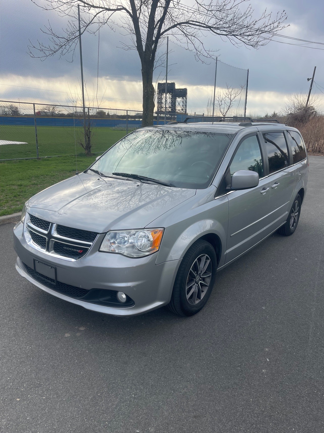 2017 Dodge Grand Caravan SXT - photo 4