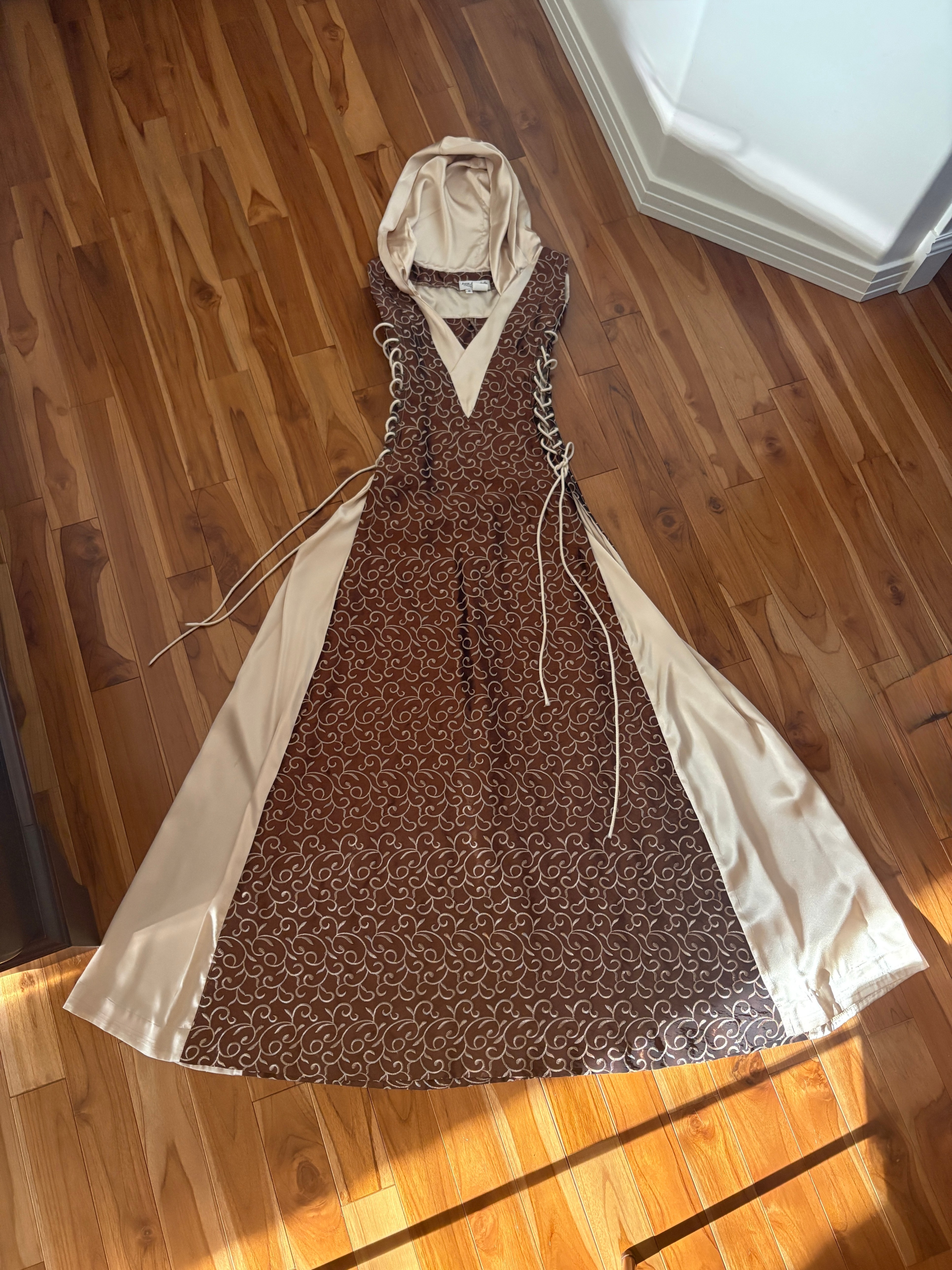 Medieval Dress by Anne Larochelle Made in Canada size 8 $95