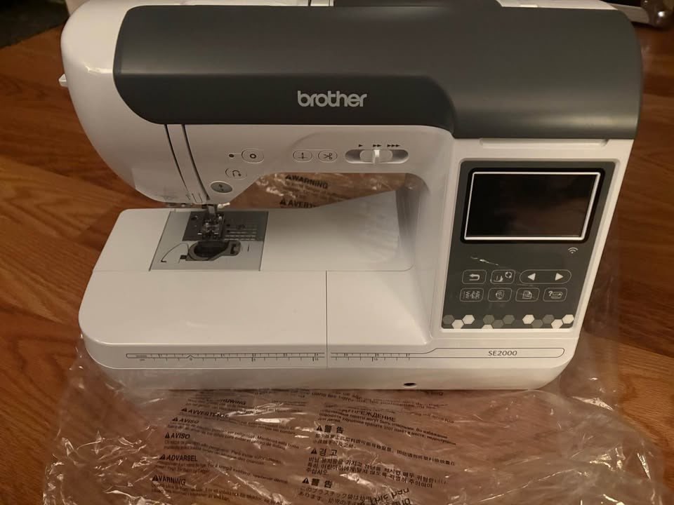 Brother SE2000 Sewing & Embroidery Machine. 5" x 7"