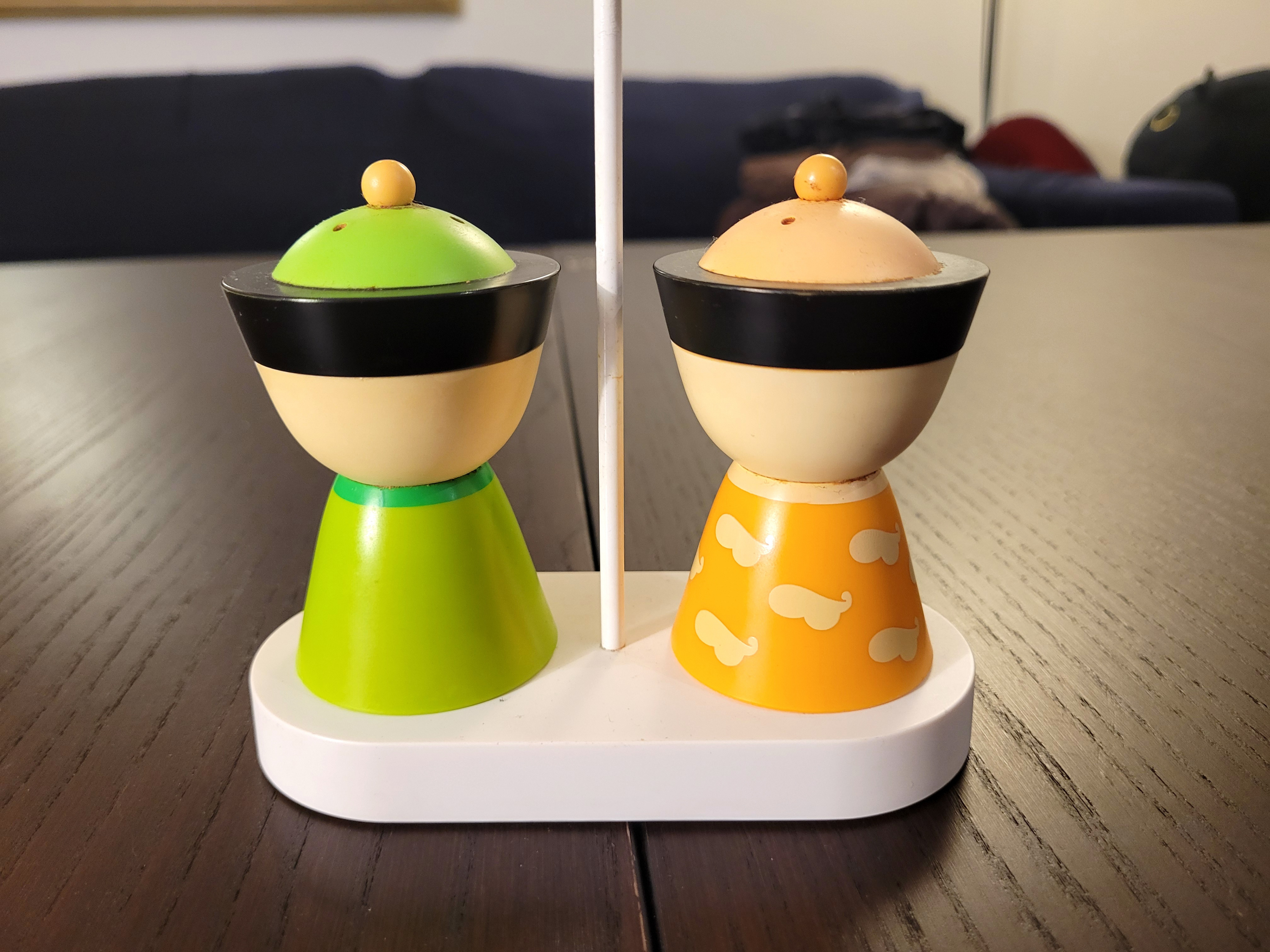 Mr and Mrs Chin Salt & Pepper Shakers (NEW, NEVER USED) - photo 3