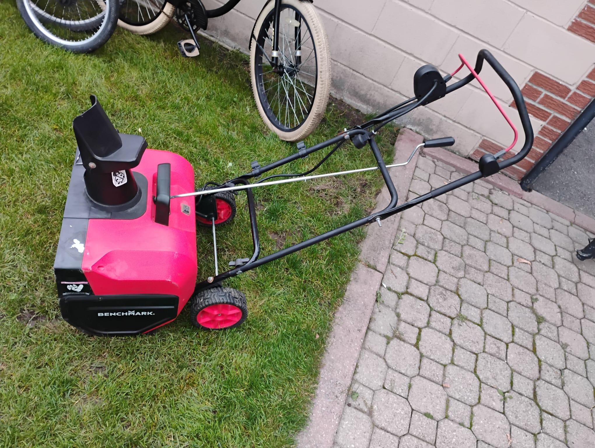 BENCHMARK 22" Electric Snow Blower - photo 5