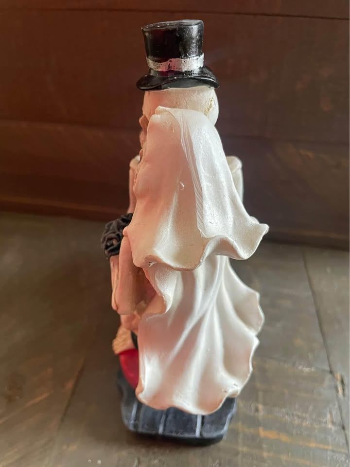 NEW - resin Skeleton couple riding a moped - photo 5
