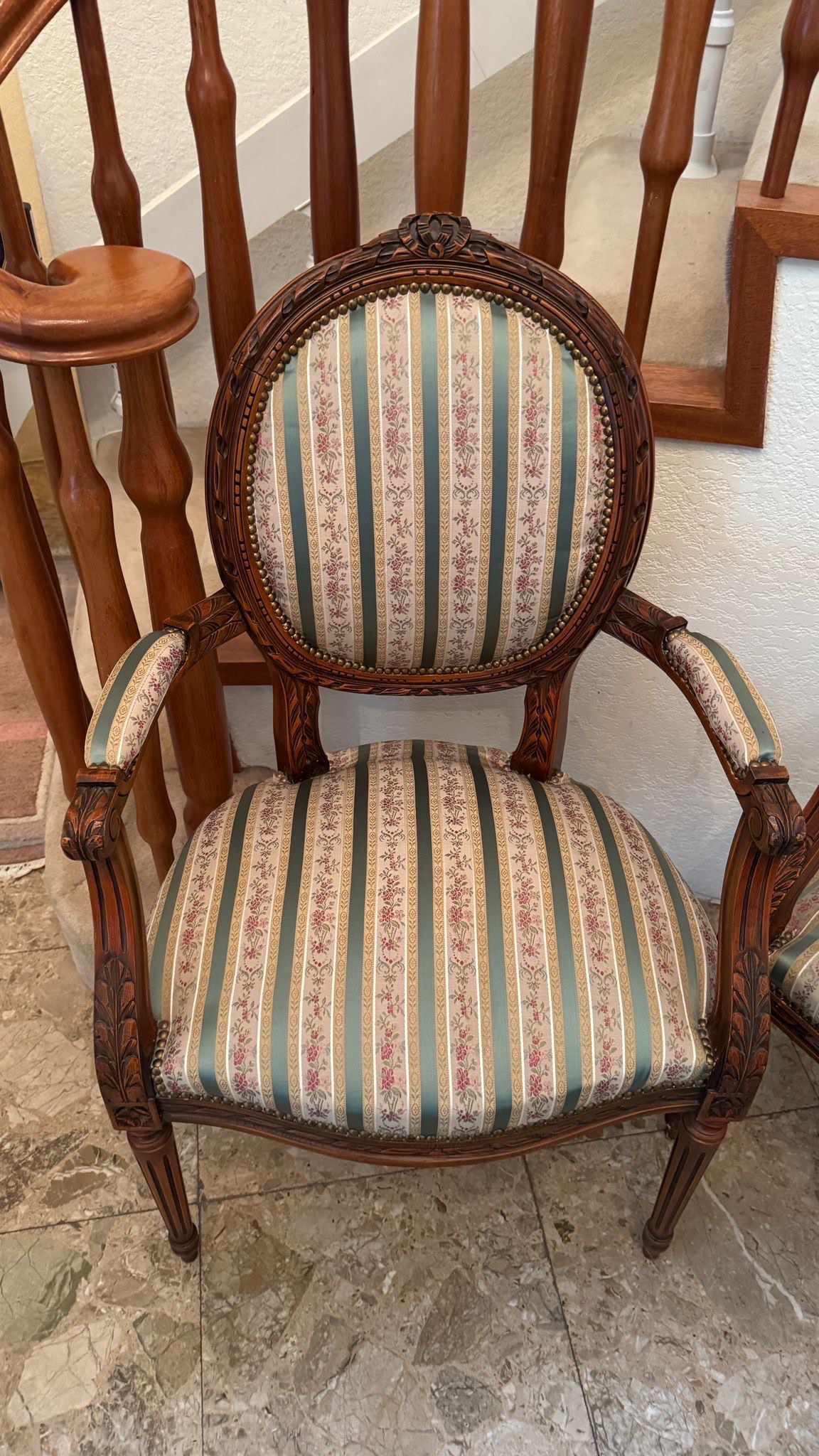 Beautiful Louis XIV Style Upholstered Wood Chair – C$220