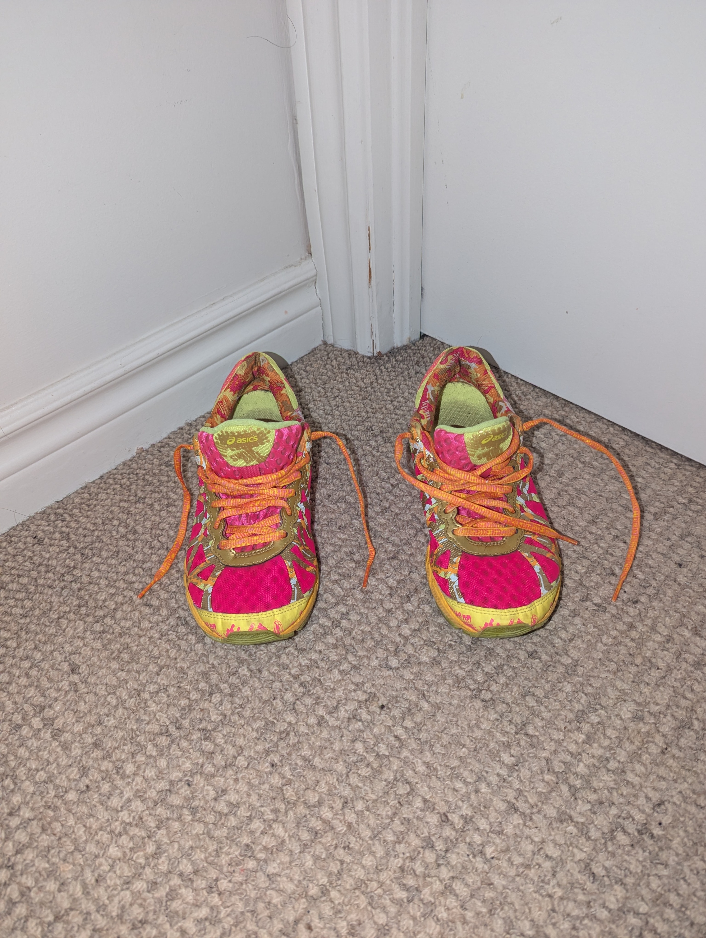 Asics Gel-Noosa Tri 9 running shoes