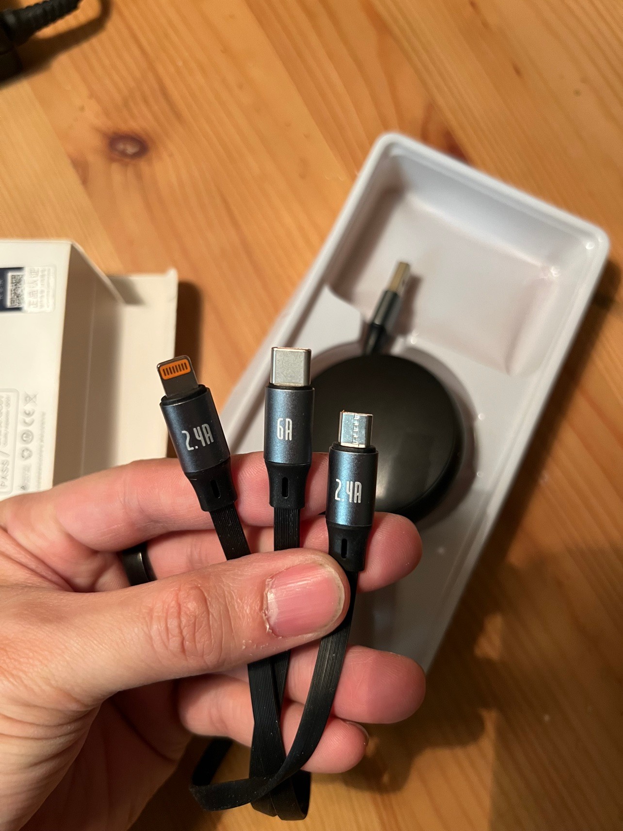 CAFELE 100W Retractable 3-in-1 Charging Cable