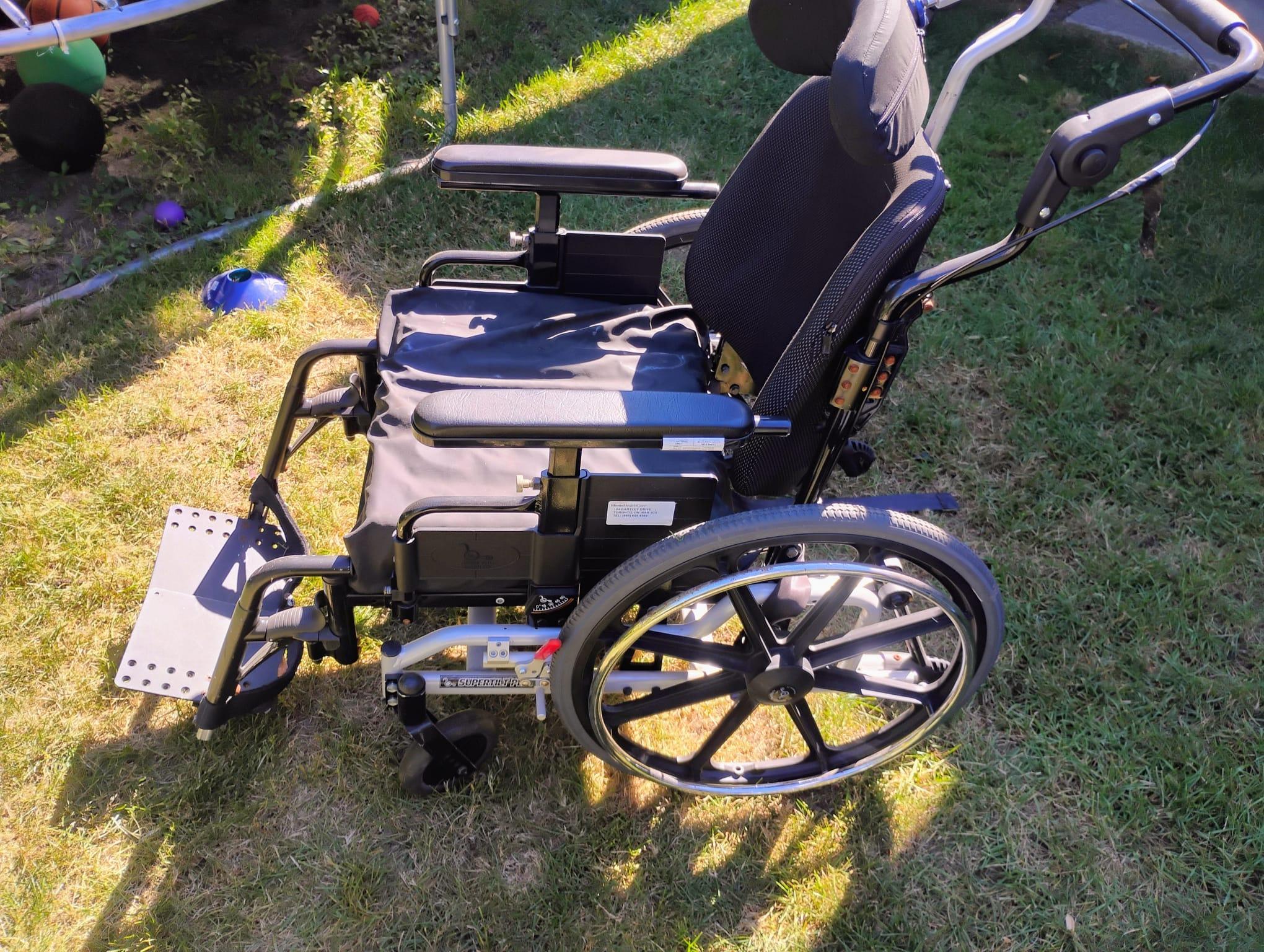 Invacare Matrx Wheelchair w/Attachments/ROHO
