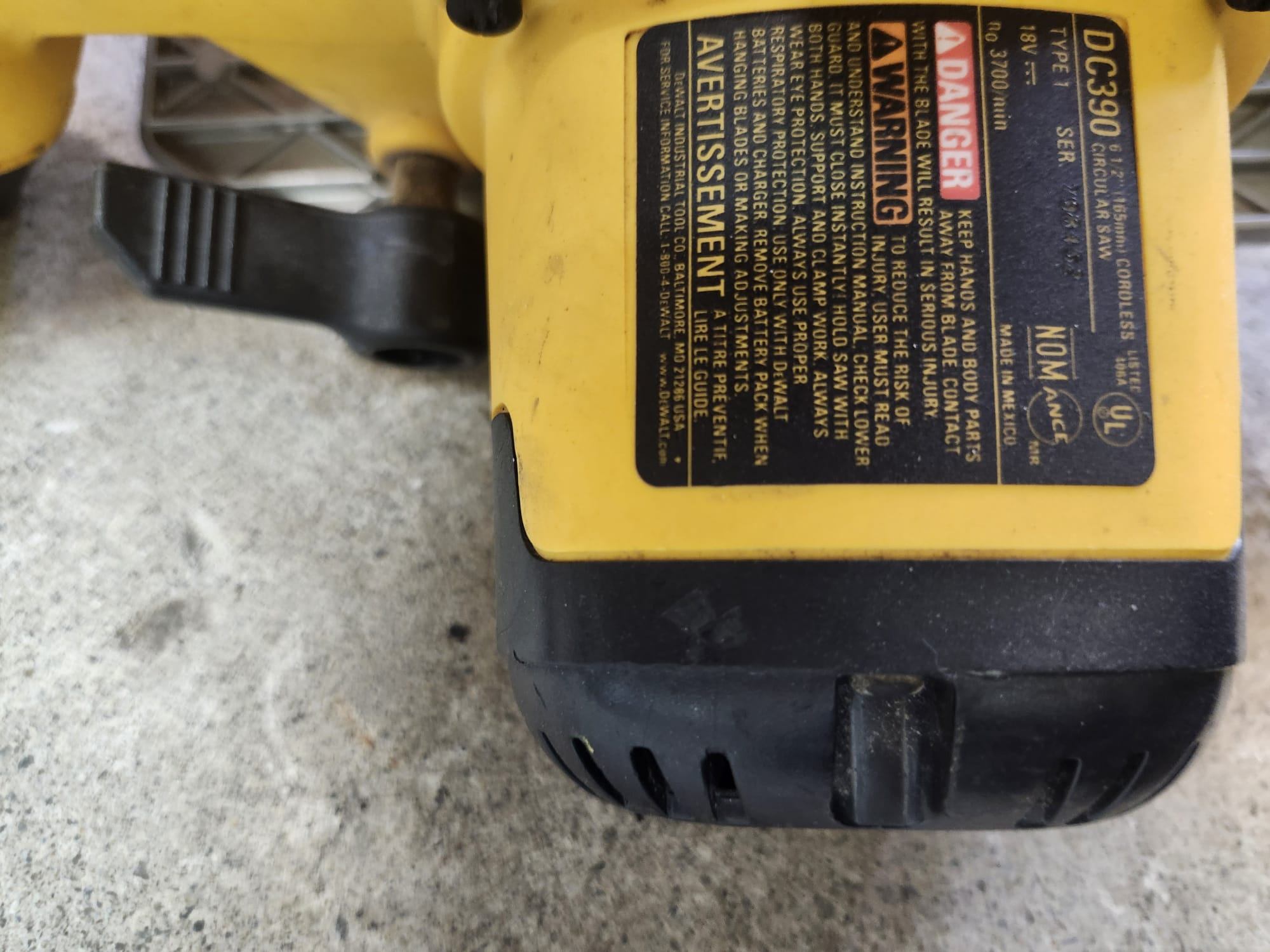 DEWALT 18V Cordless Circular Saw – Complete Kit - photo 3