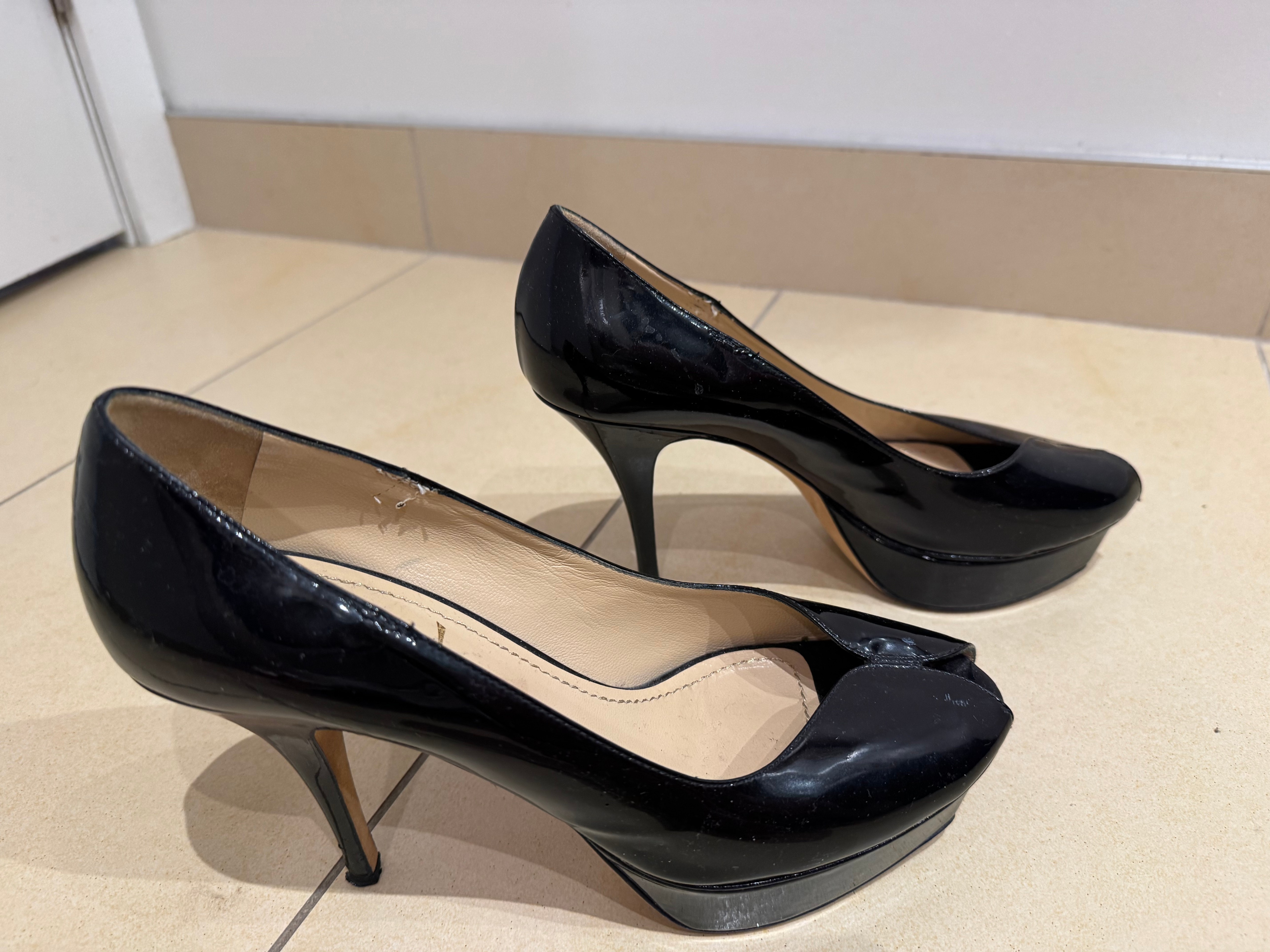 Authentic Yves Saint Laurent Black Patent Heels - photo 4