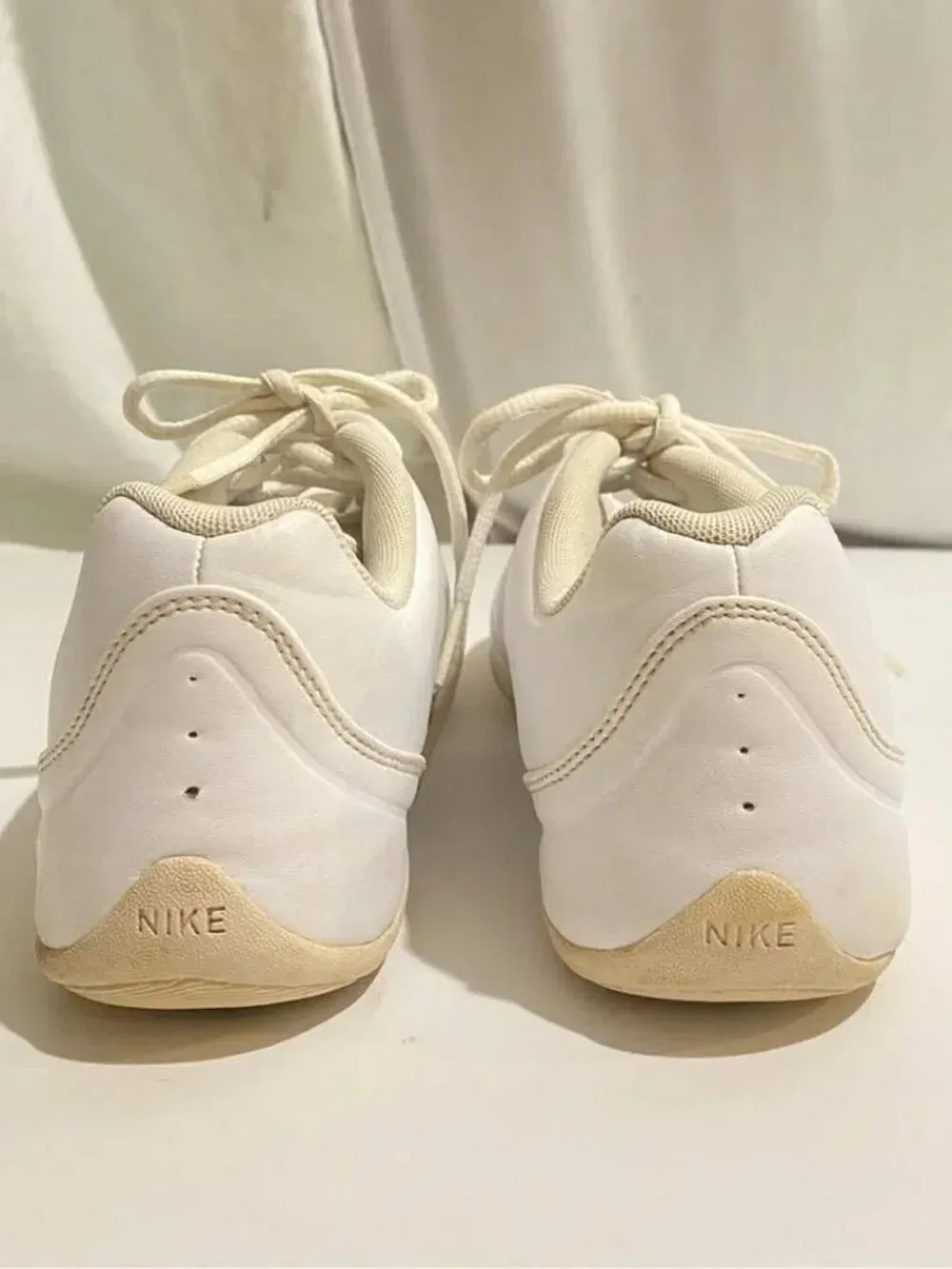 Nike Sideline 3 Women's 7 White Cheerleading Athletic Shoes - photo 2
