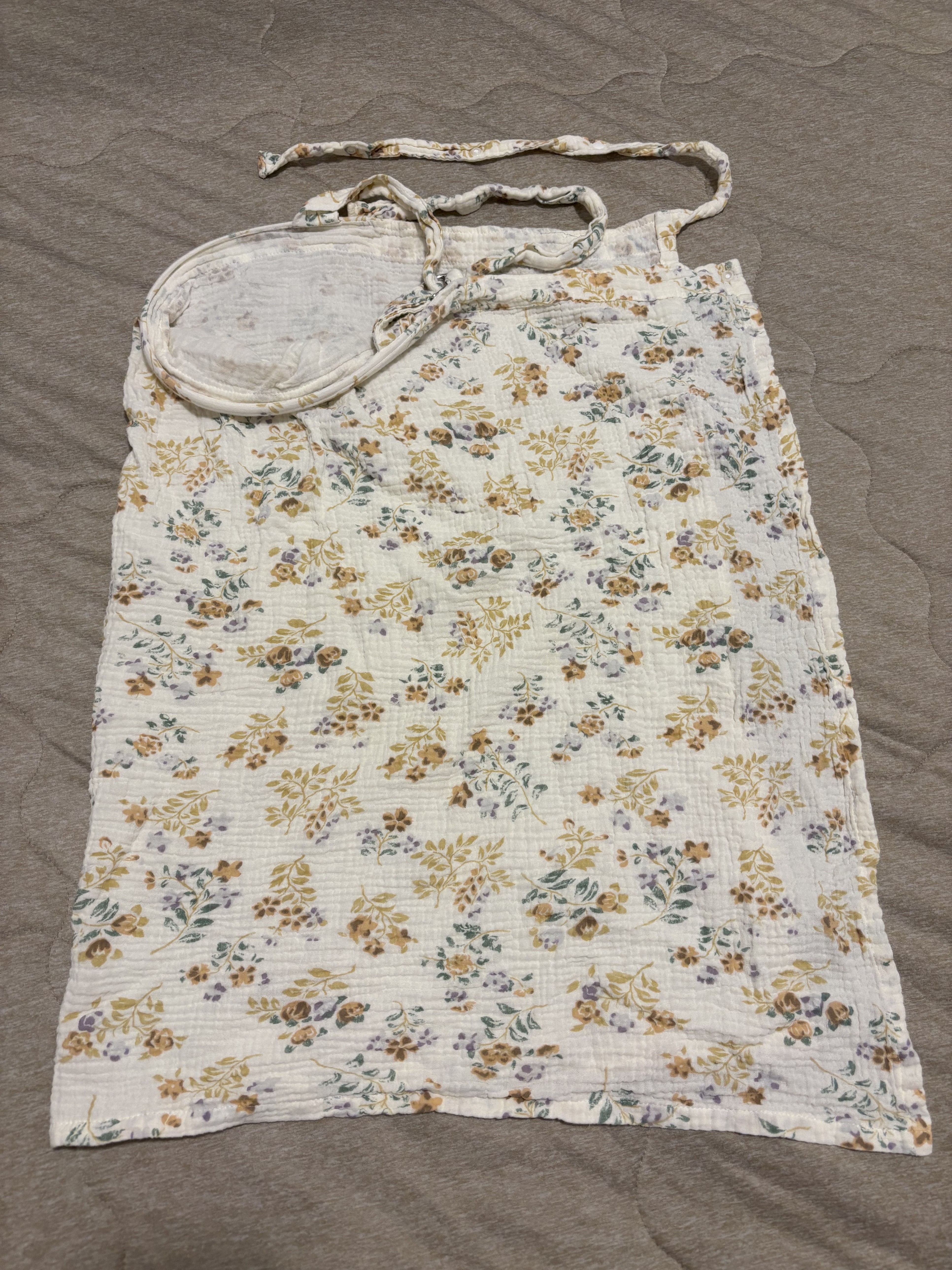 Floral Muslin Nursing Cover - photo 2