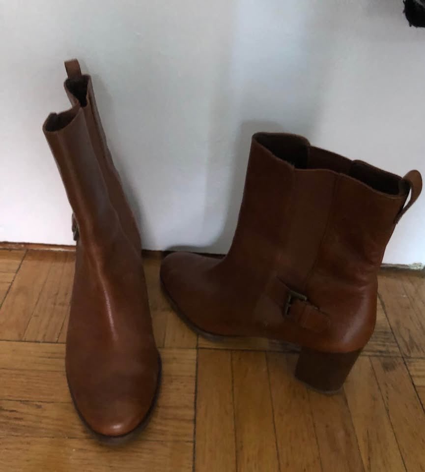 Cole Haan boots - New condition - Women's size 10.5 - photo 2