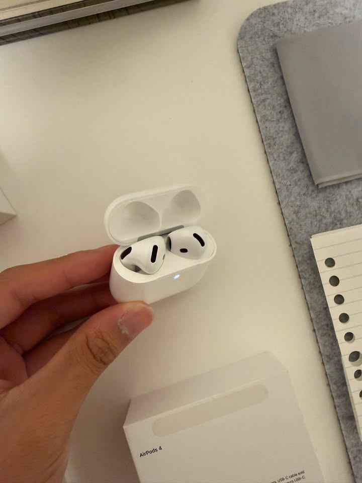 Airpods 4 Base