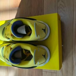 Jordan 4 Lightning 2021 (GS) - photo 2