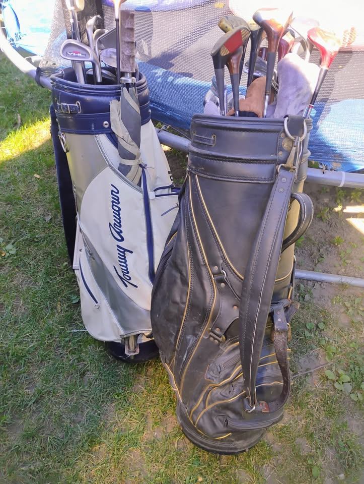 2 Golf Bags and Golf Clubs Right Handed - photo 2