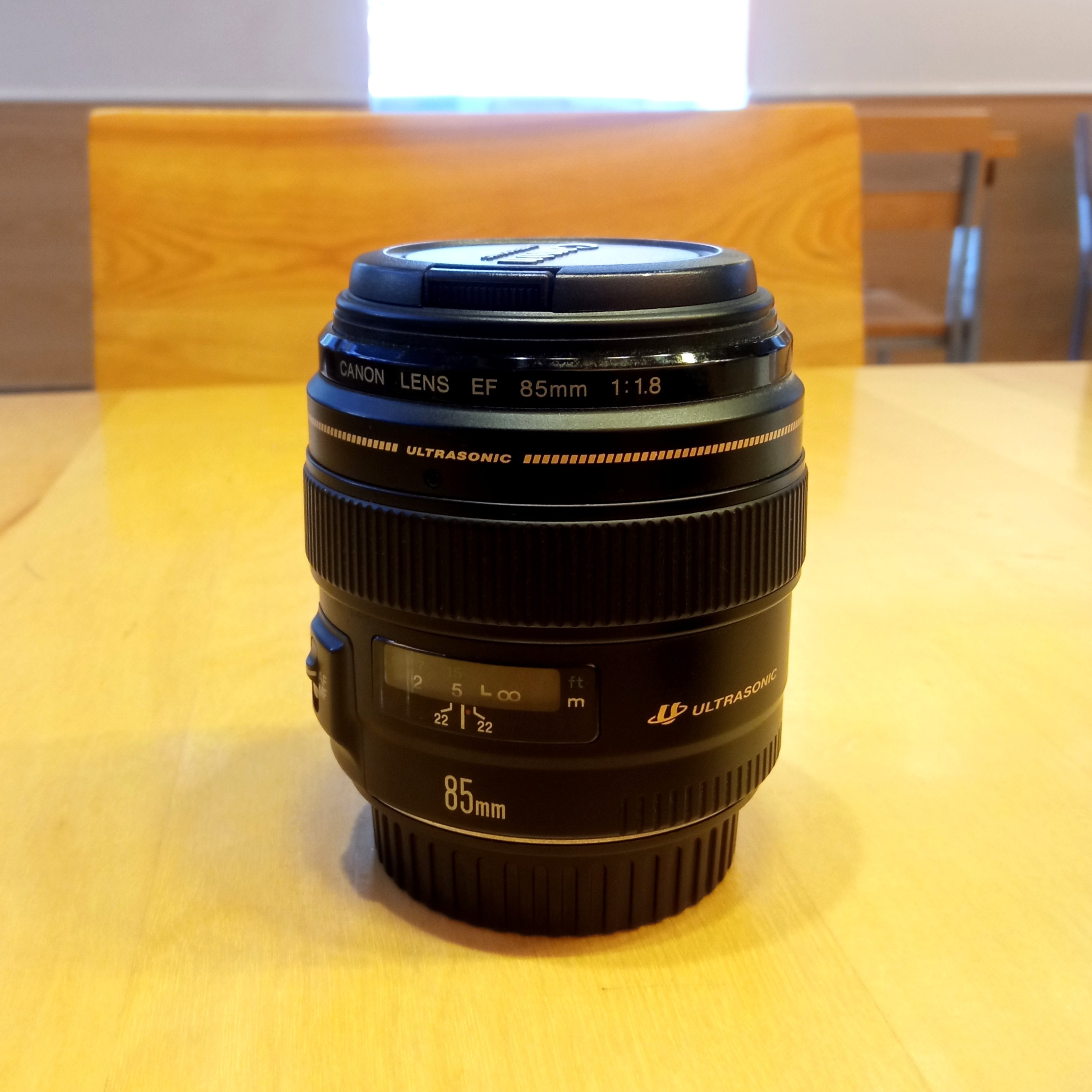Canon EF 85mm f1.8 USM