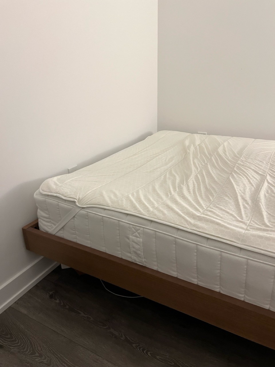 Double bed and mattress with mattress protector - photo 2
