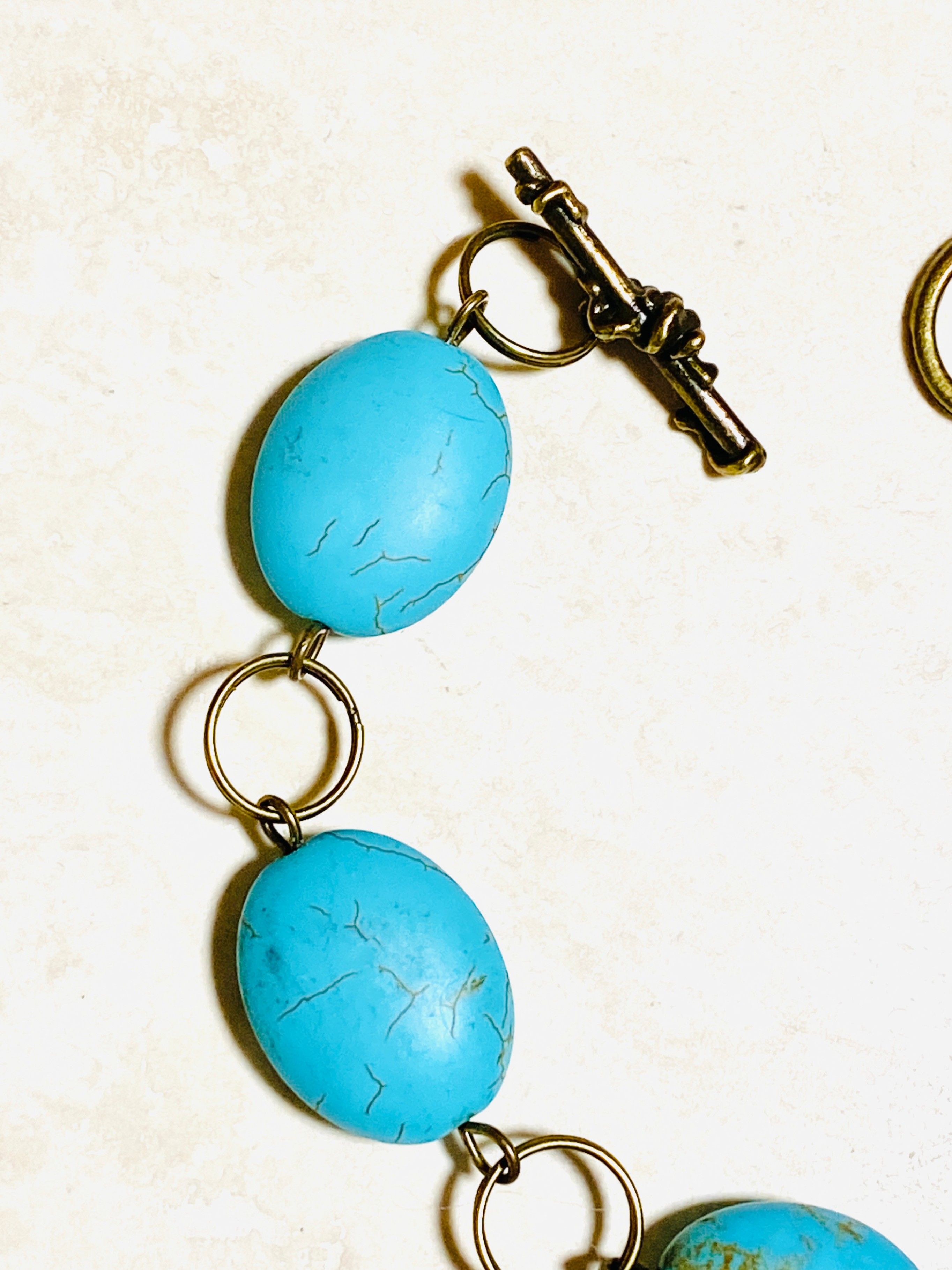 Blue Dyed Howlite Bracelet & Bronze Grape Leaf Toggle - photo 2