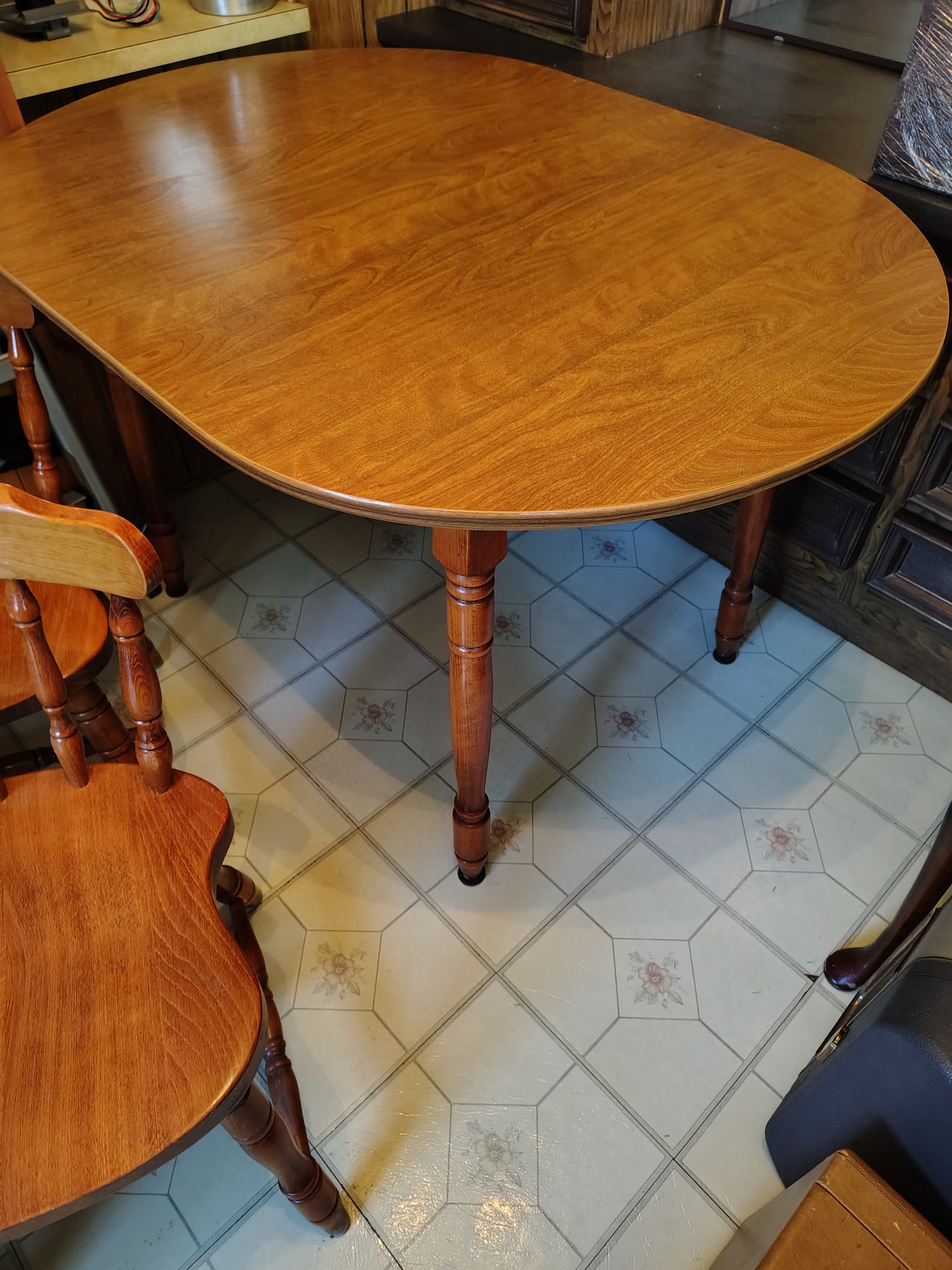 Western/ Cottage Style Dining Room Table & 4x Chairs - photo 3