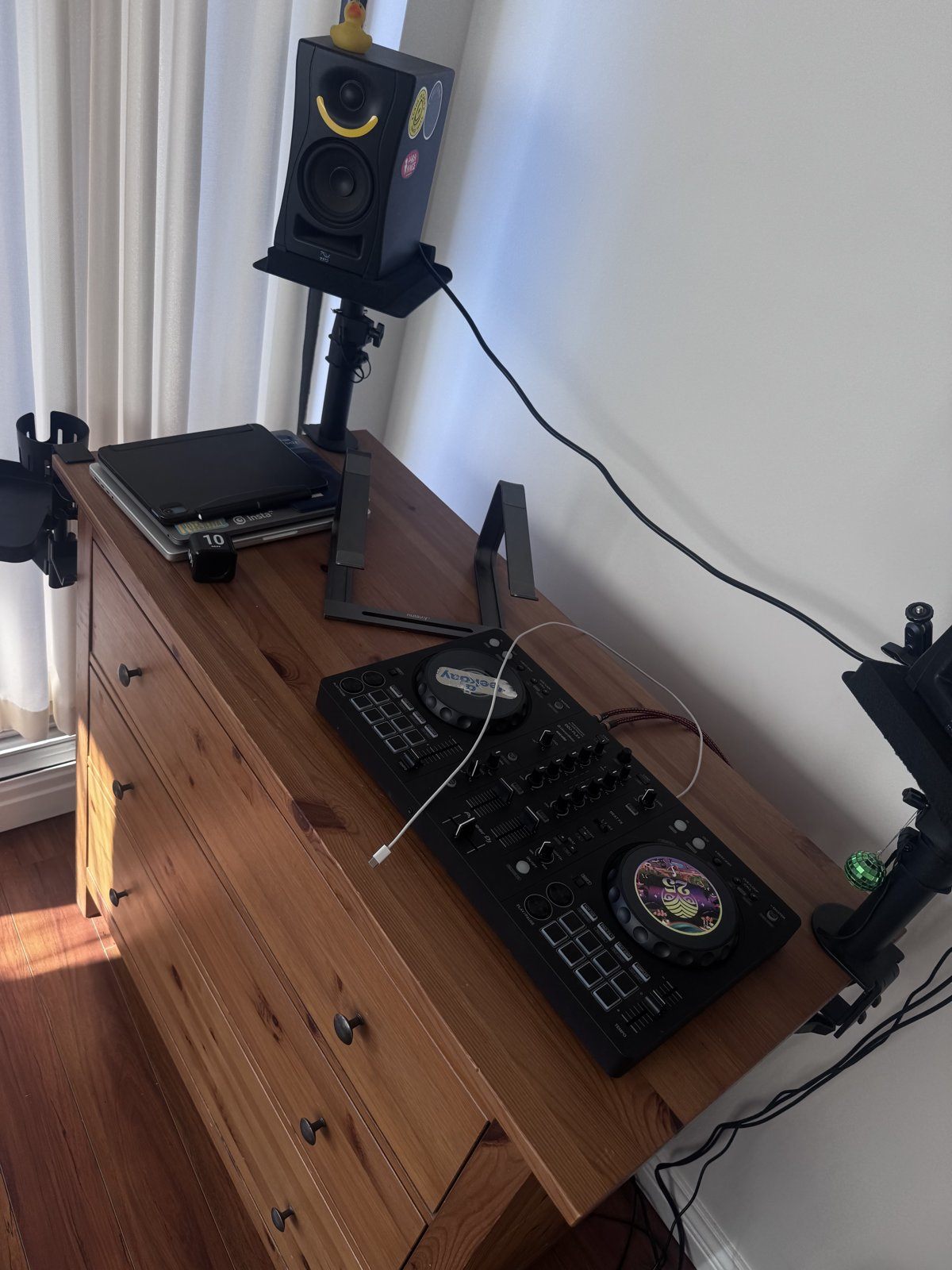 Solid Pine 3 Drawer Dresser, Also a Perfect DJ Table - photo 2
