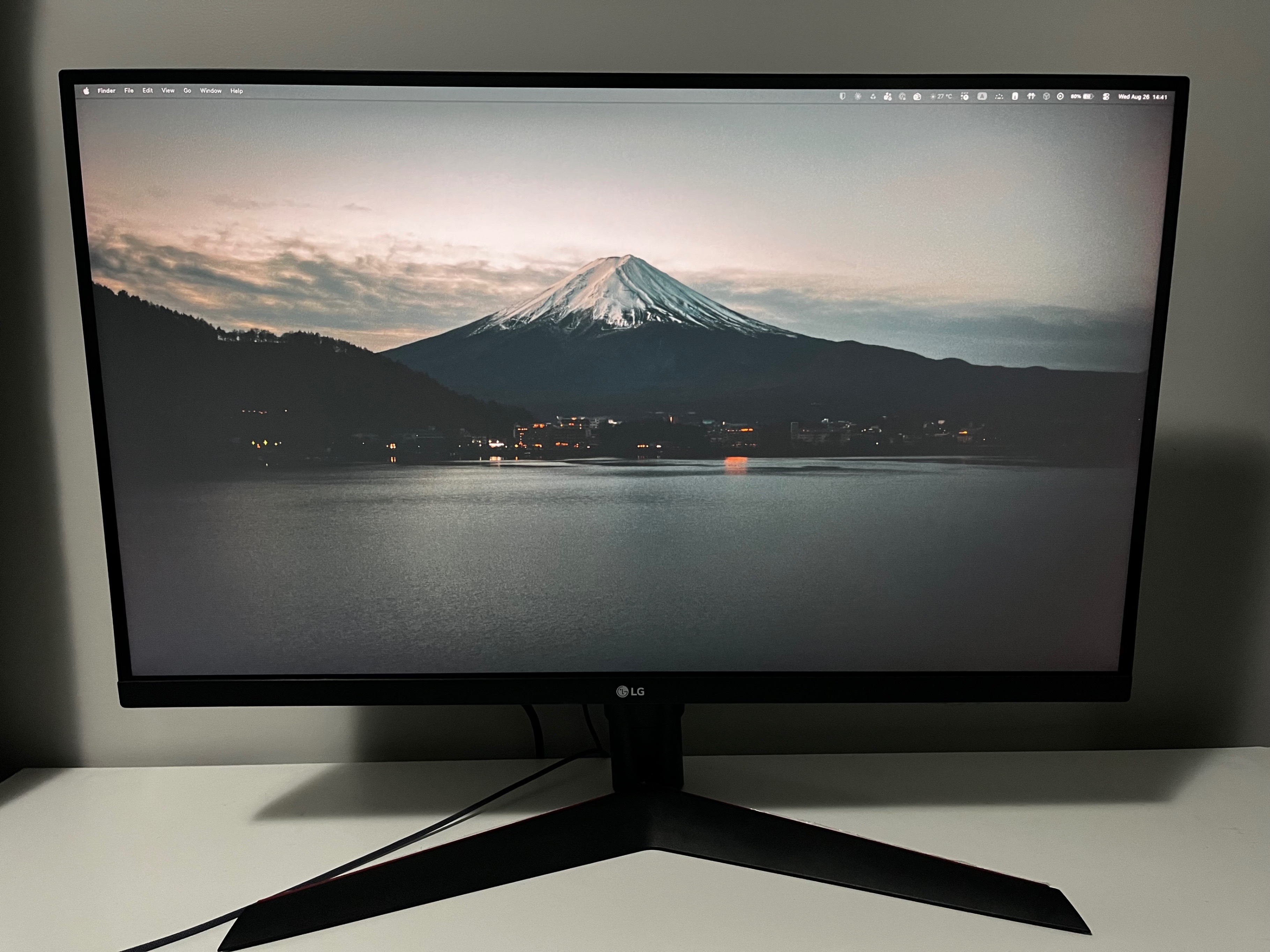 LG UltraGear 27GL83A-B 27" QHD 144Hz – Near-Mint, Box Included