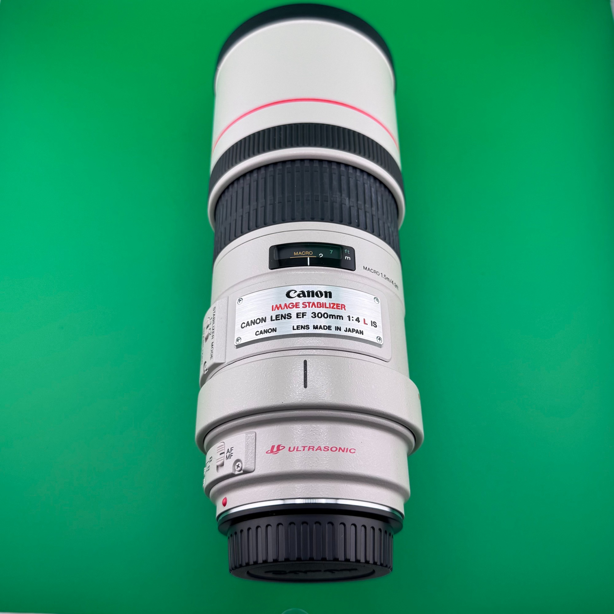 Canon EF 300mm f/4 L IS USM - EF-mount - Excellent