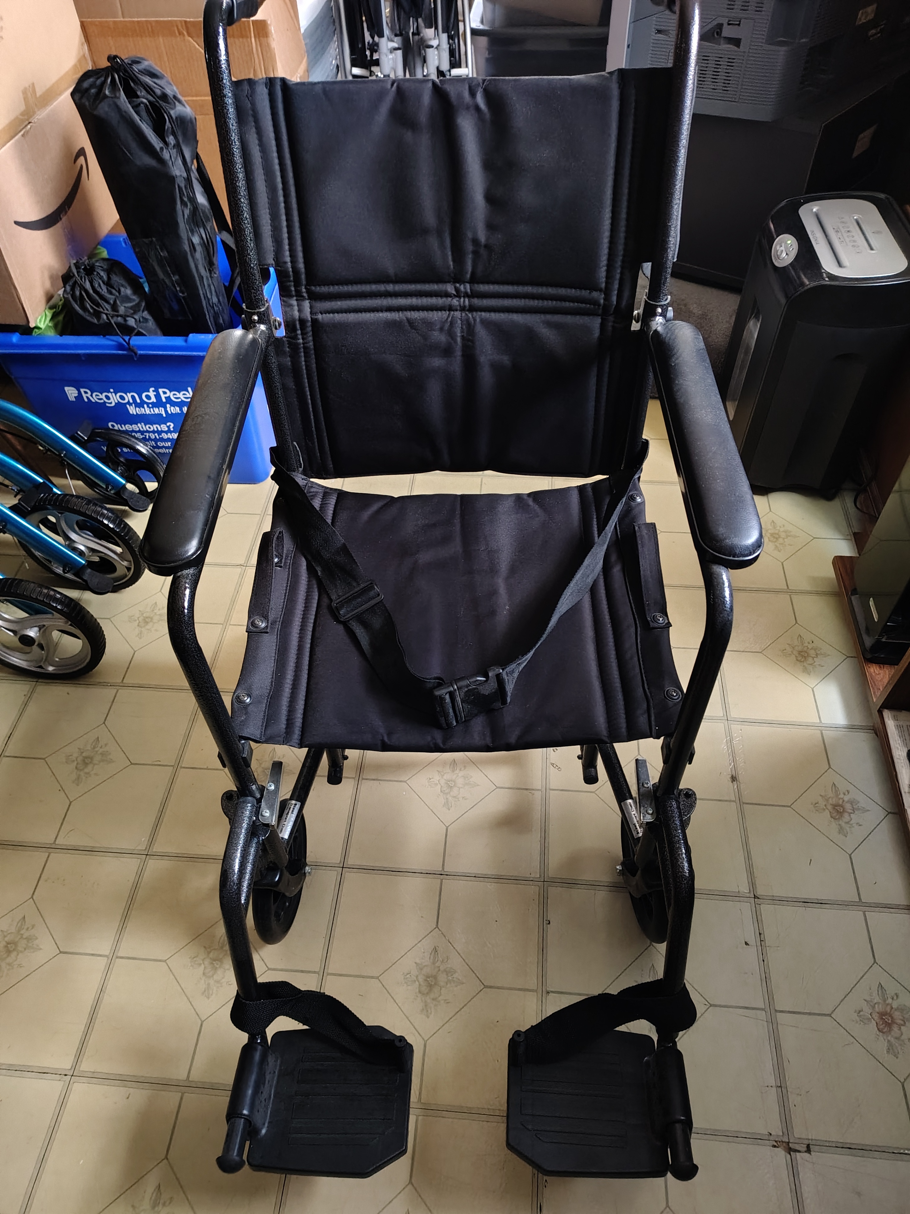 Drive Medical TR39E-SV Lightweight Folding Transport Wheelchair