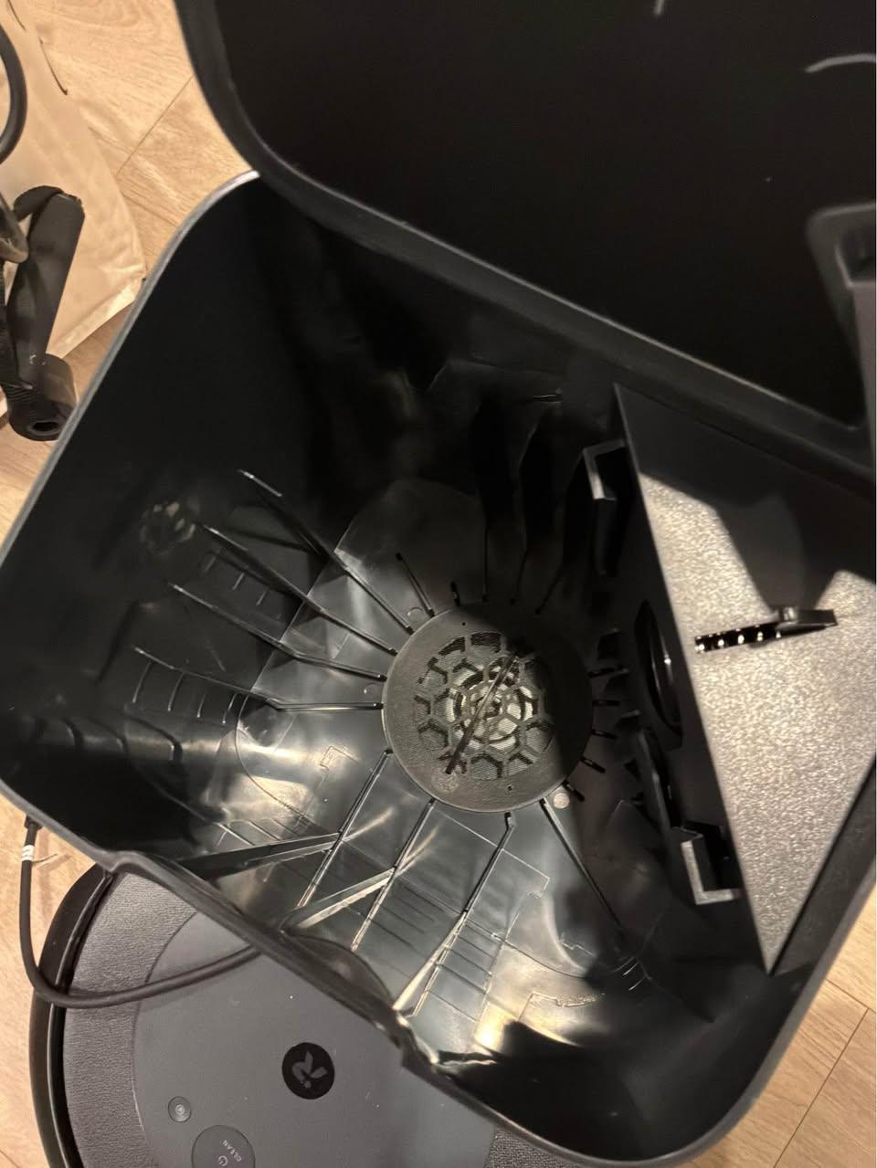 iRobot Roomba i4+ Self-Empty Vacuum + 3x Dual Mode Virtual Walls - photo 4