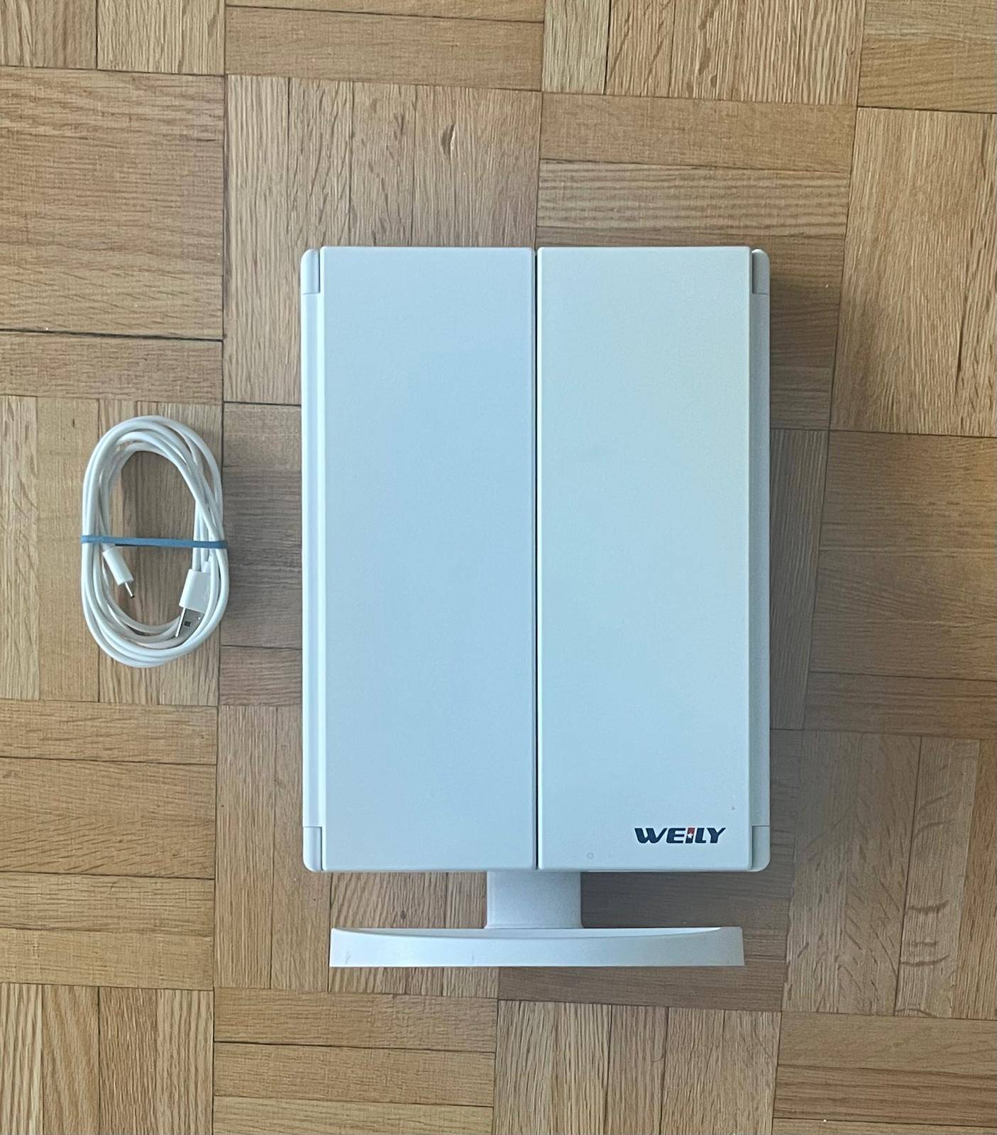 MOVING OUT SALE | WEILY Light-up Vanity Makeup Mirror - photo 2