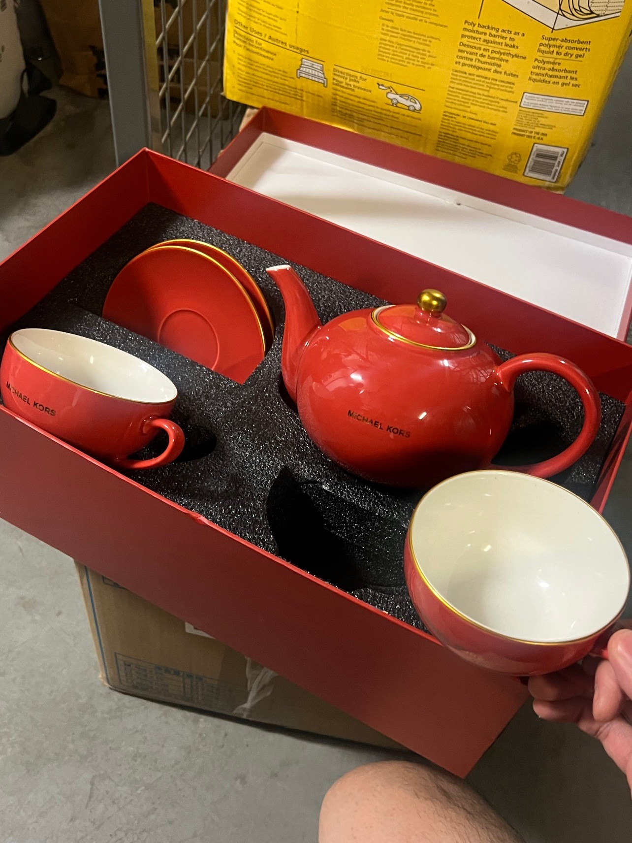 Michael Kors Red Ceramic Tea Set - Brand New in Gift Box - photo 5