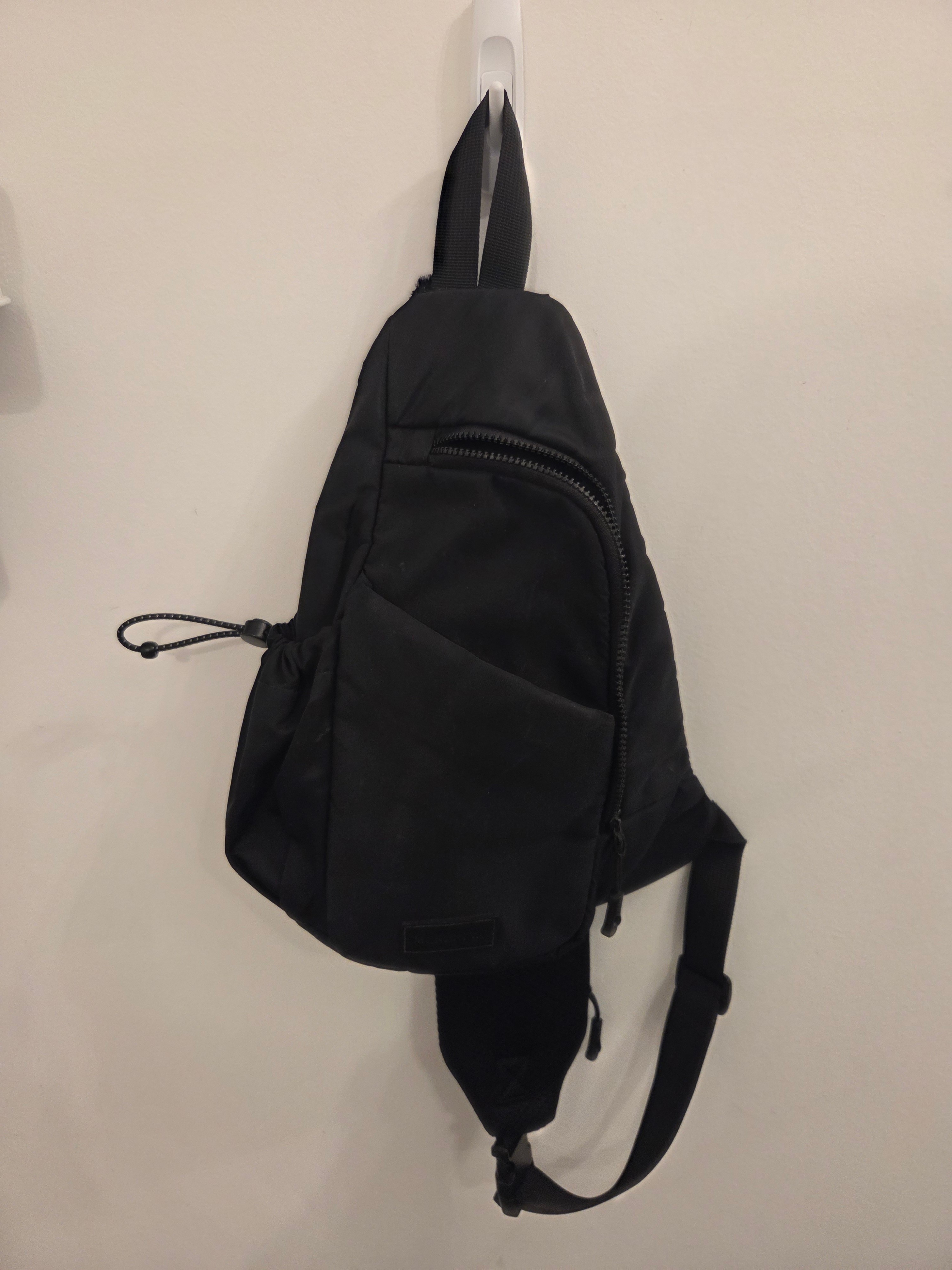 Mondetta Sling Bag - Black