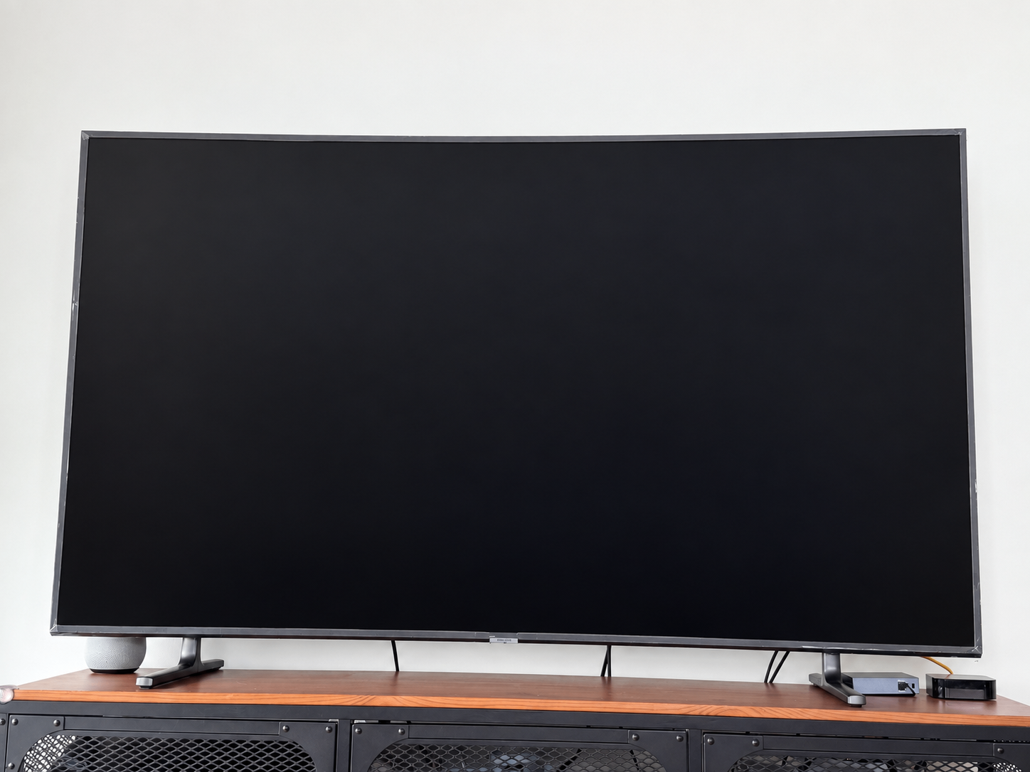 Samsung 65” RU9000 4K Smart TV – 120Hz / VRR - photo 3