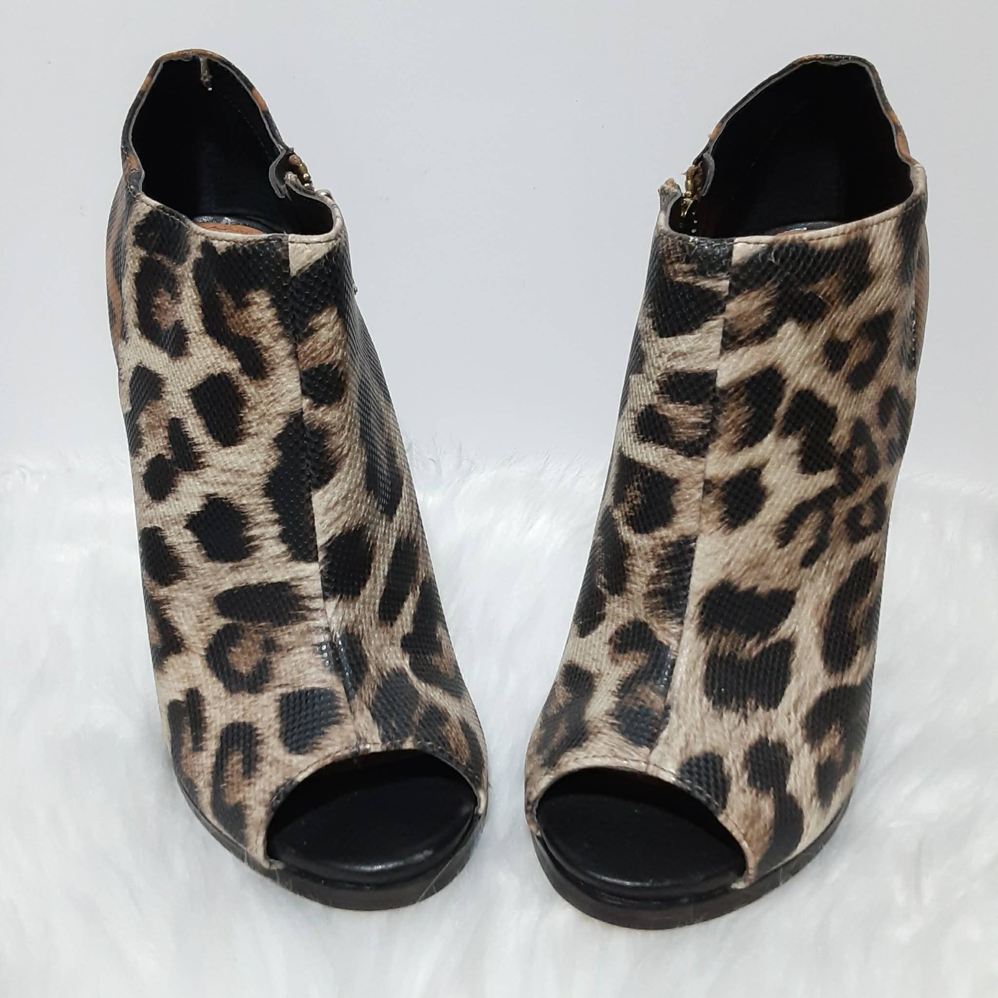 NWOT Leopard Peep Toe Side Zip Stiletto Heels Ankle Boots - photo 2