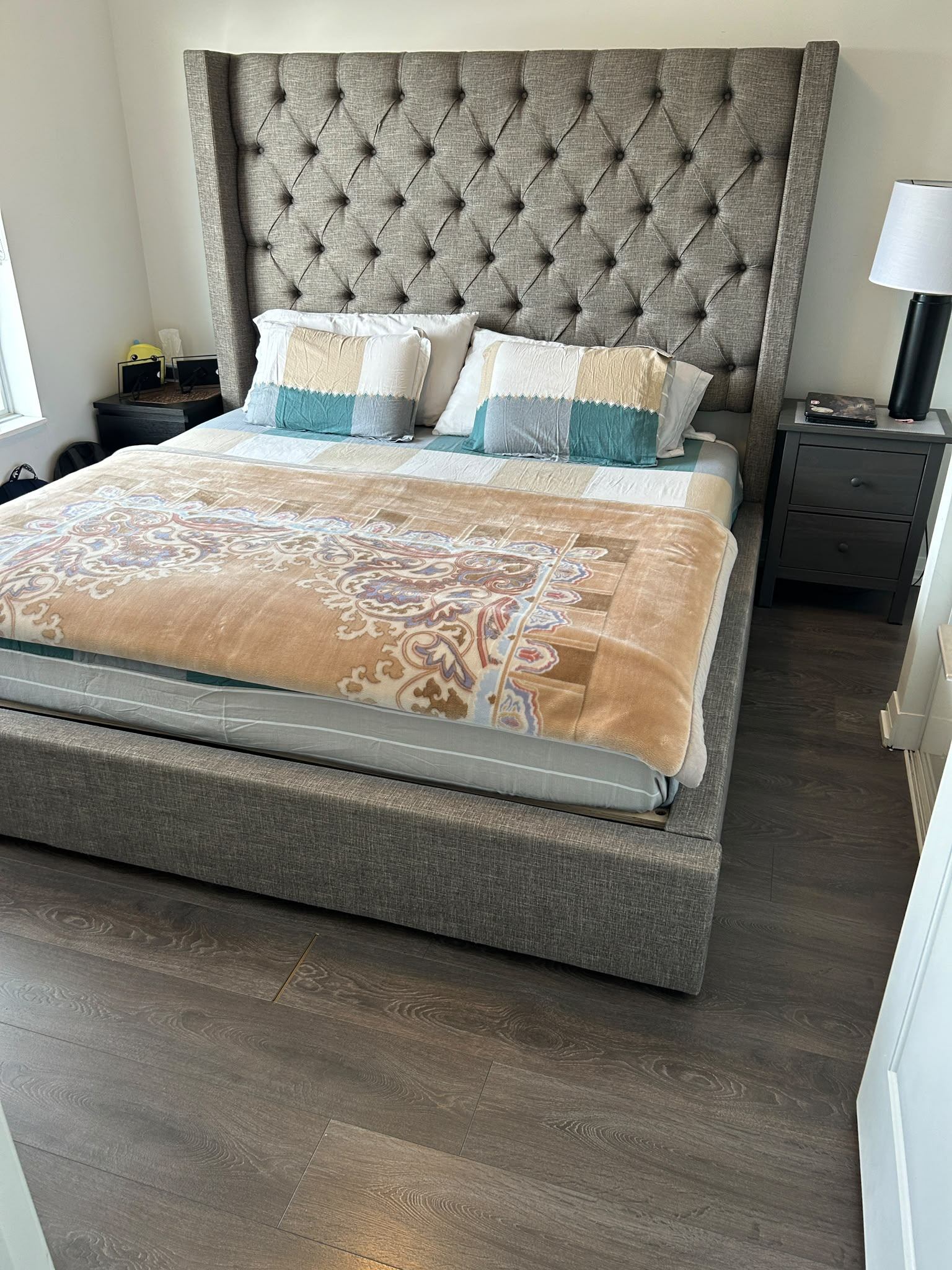 King Grey Upholstered Platform Bed with Storage Drawer