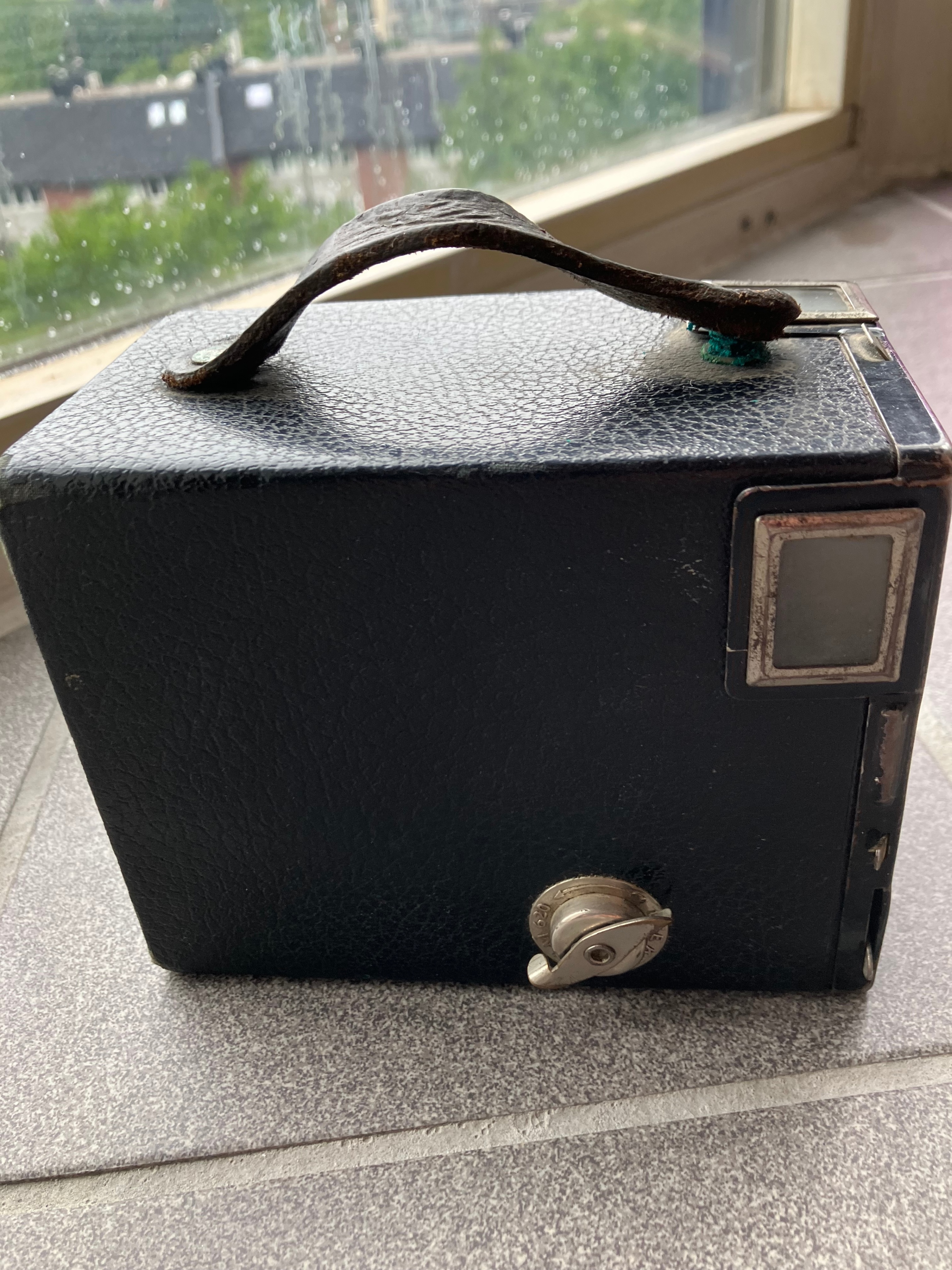 Six 20 Brownie Junior Film Camera - photo 4